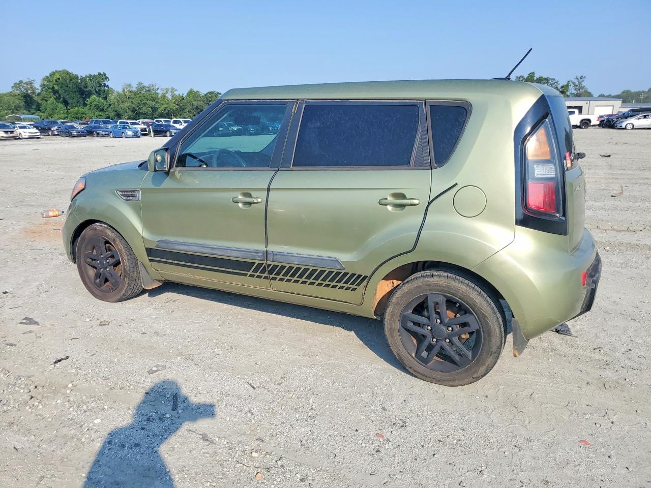 2011 Kia Soul + Green vin: KNDJT2A22B7260076