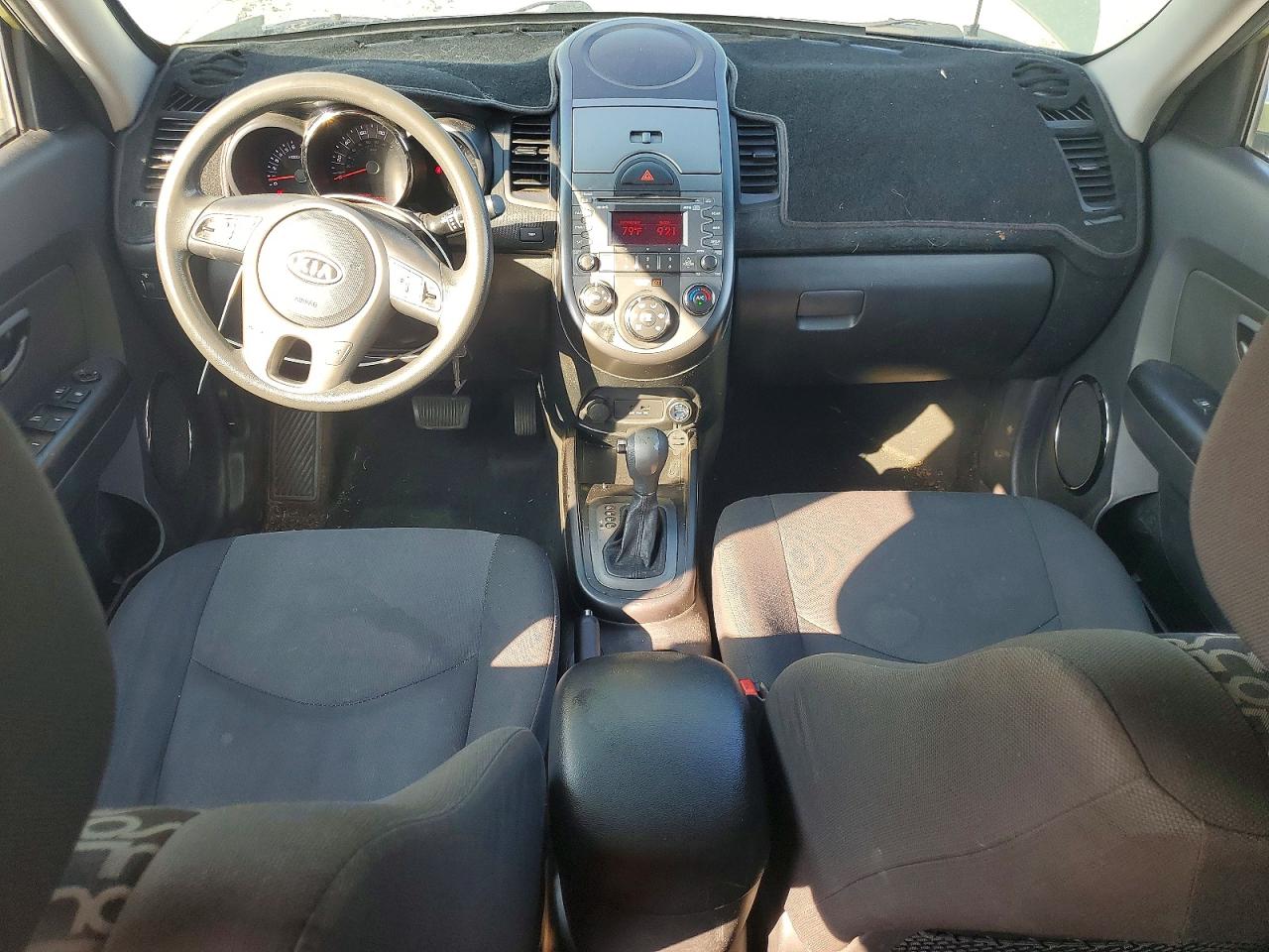 2011 Kia Soul + Green vin: KNDJT2A22B7260076