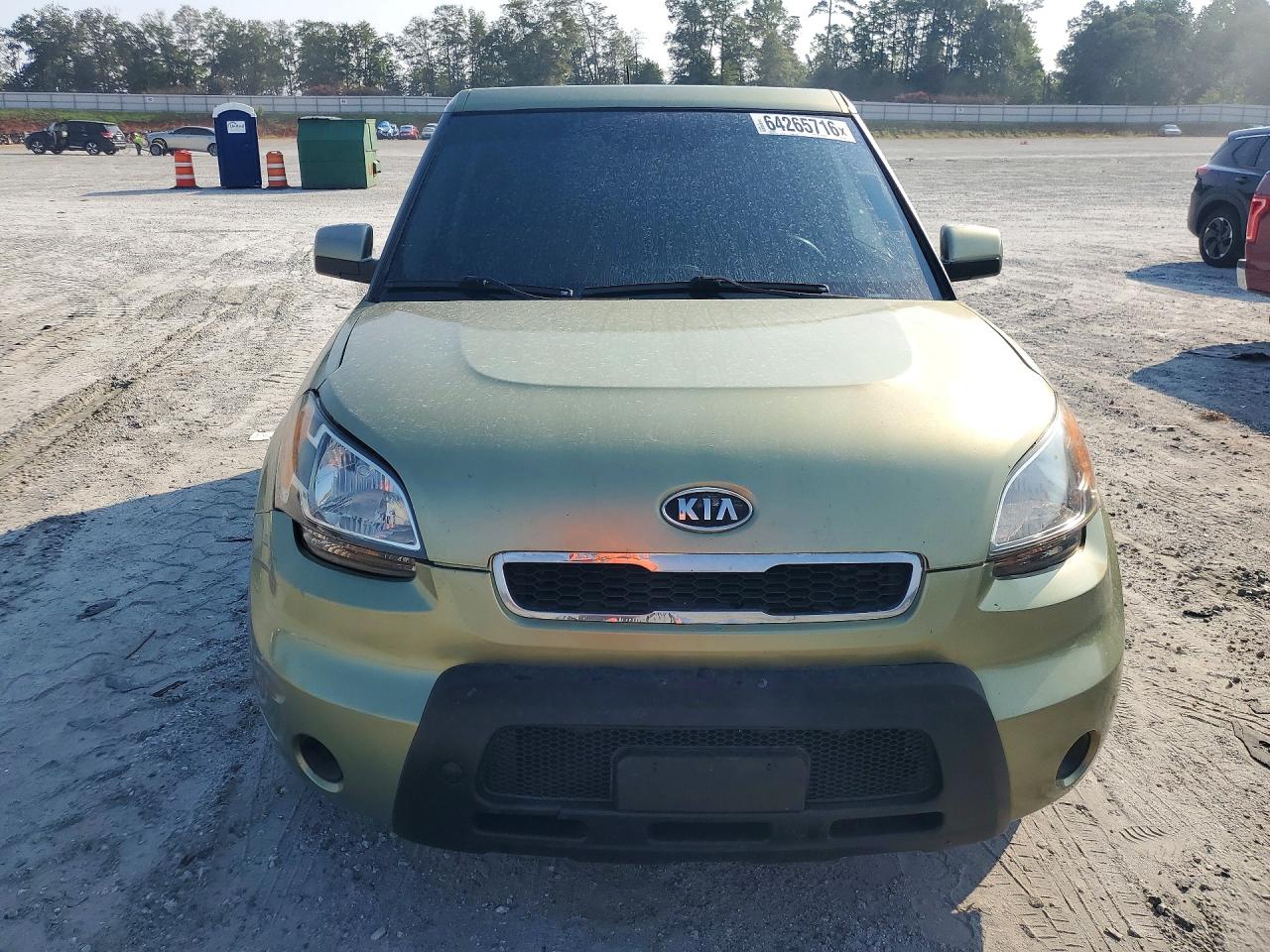 2011 Kia Soul + Green vin: KNDJT2A22B7260076