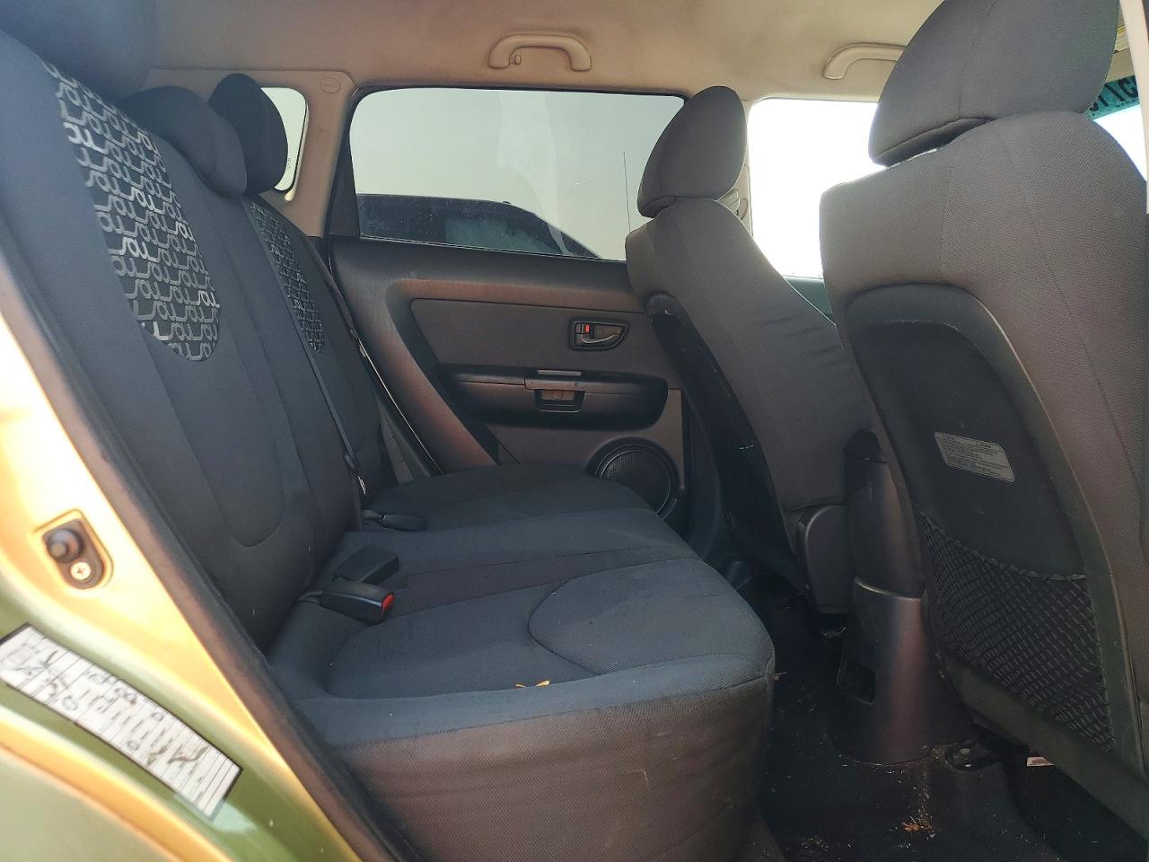 2011 Kia Soul + Green vin: KNDJT2A22B7260076