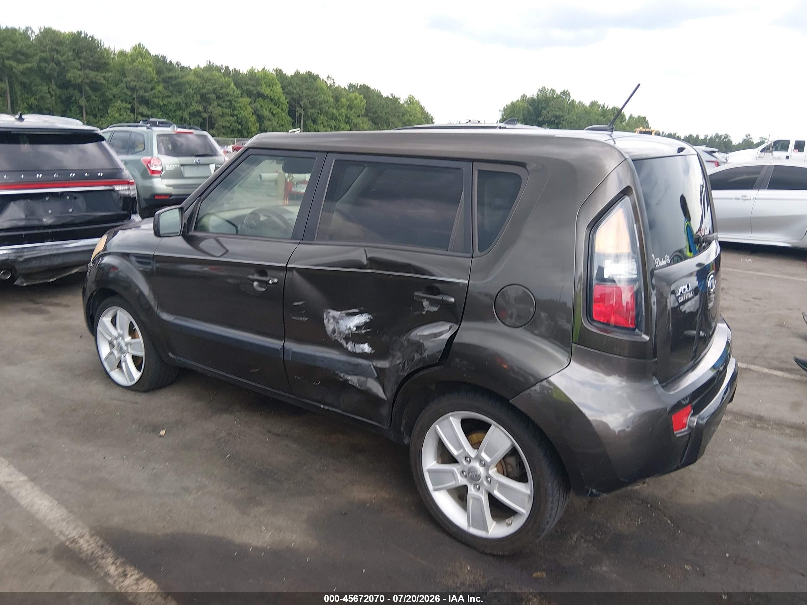 2011 Kia Soul ! Pewter vin: KNDJT2A22B7281073