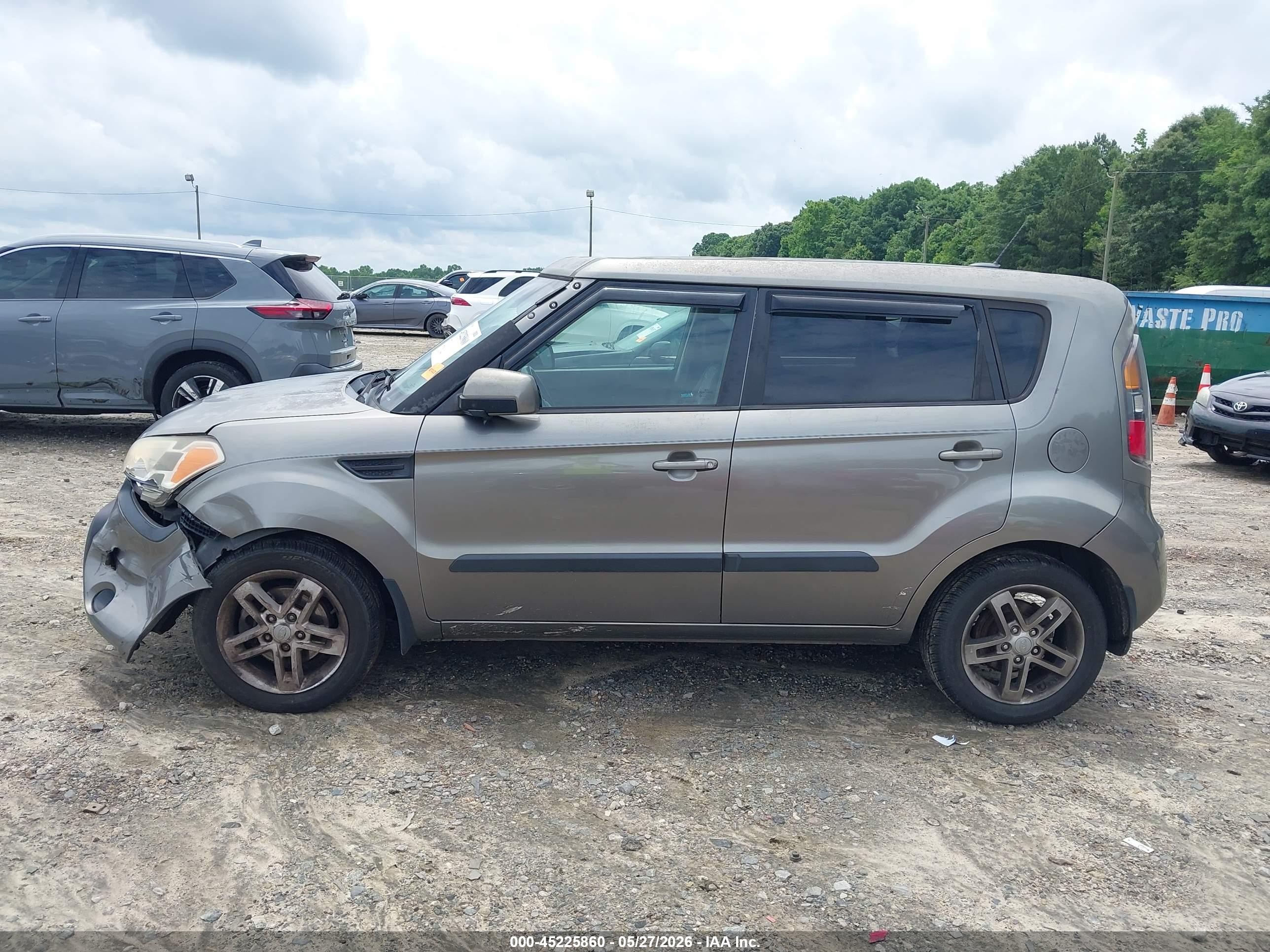2011 Kia Soul + Gray vin: KNDJT2A22B7302178