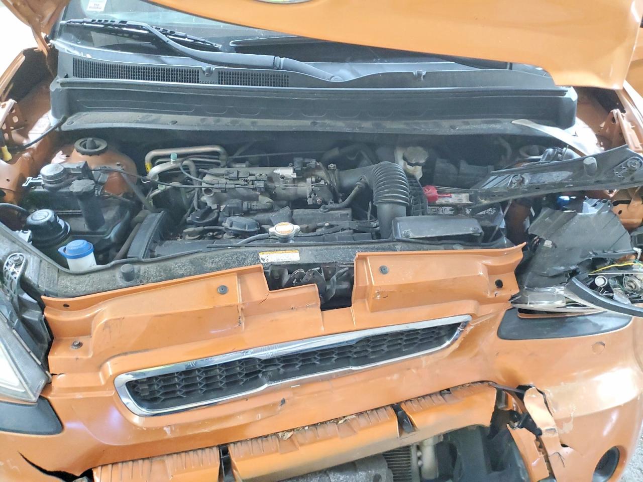 2011 Kia Soul + Orange vin: KNDJT2A22B7319031