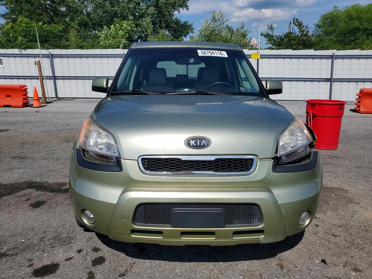2011 Kia Soul ! Green vin: KNDJT2A22B7327419