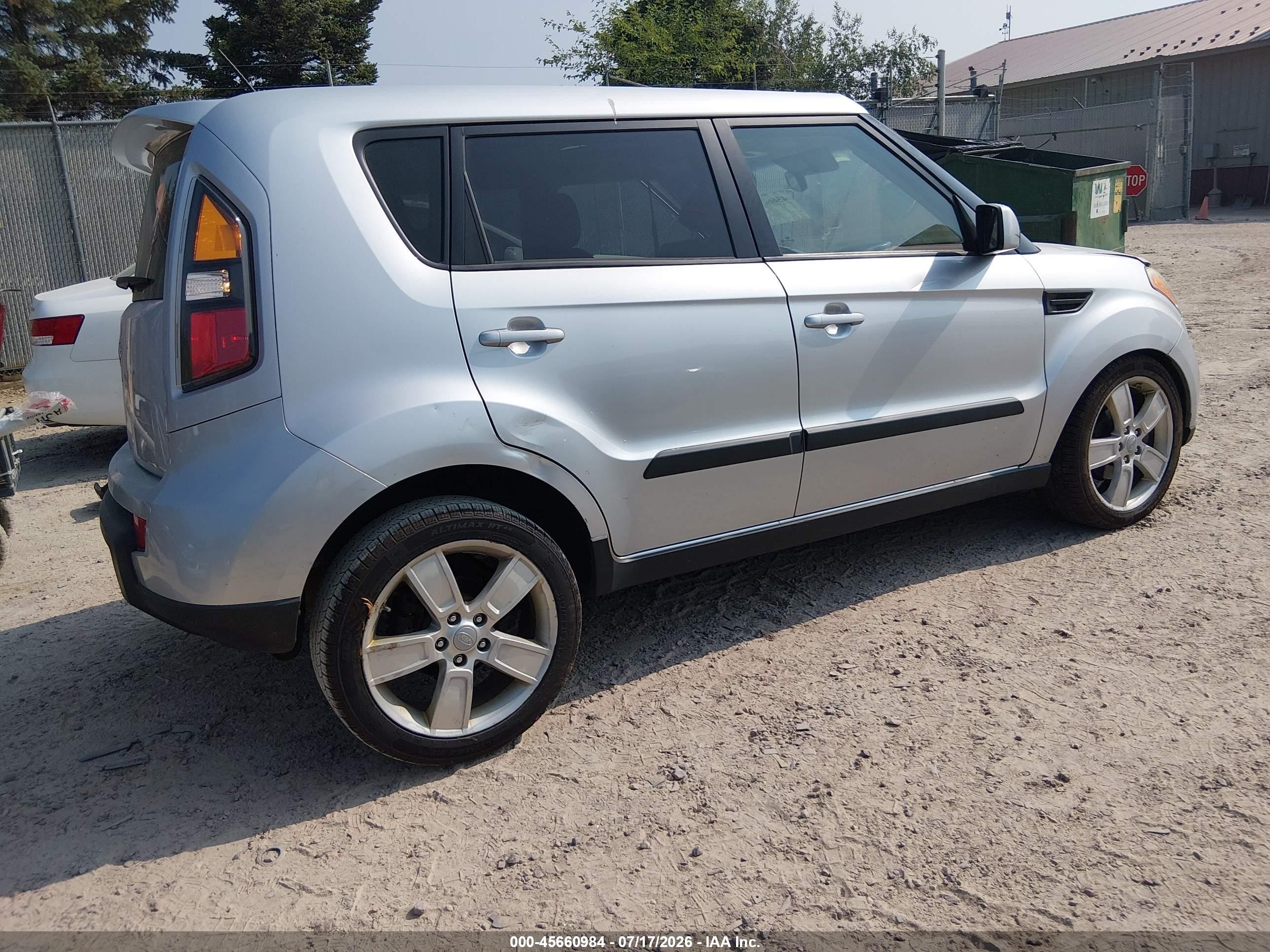 2011 Kia Soul Sport Silver vin: KNDJT2A22B7705979