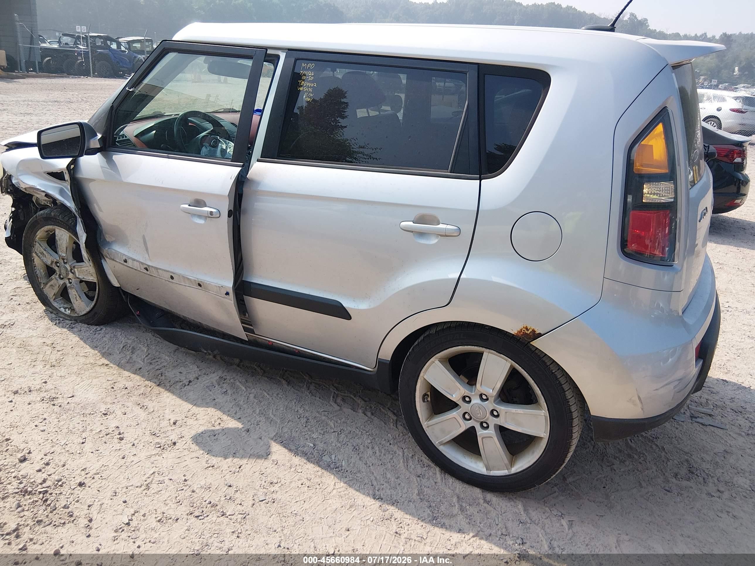 2011 Kia Soul Sport Silver vin: KNDJT2A22B7705979