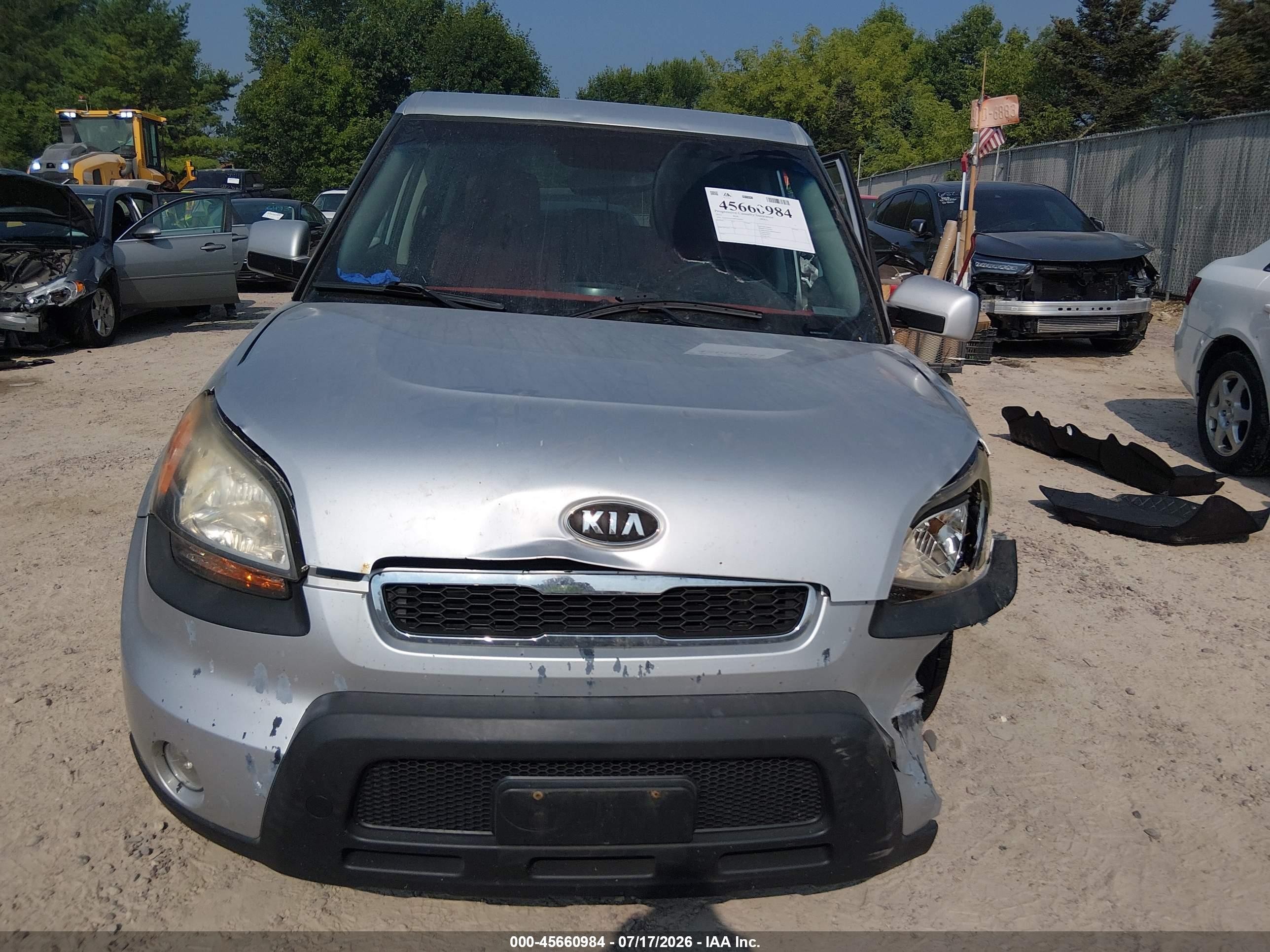 2011 Kia Soul Sport Silver vin: KNDJT2A22B7705979