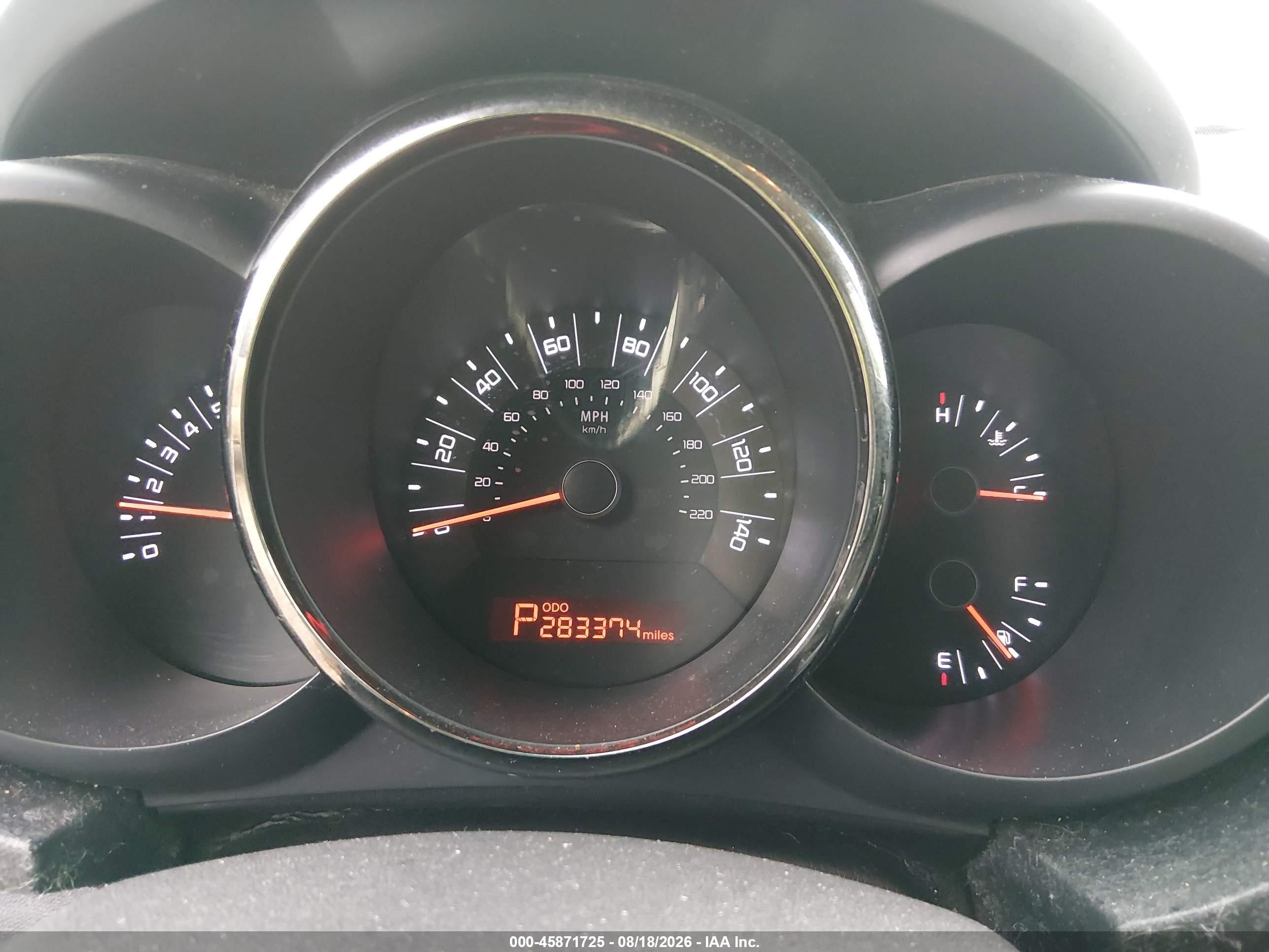 2011 Kia Soul + White vin: KNDJT2A22B7709448
