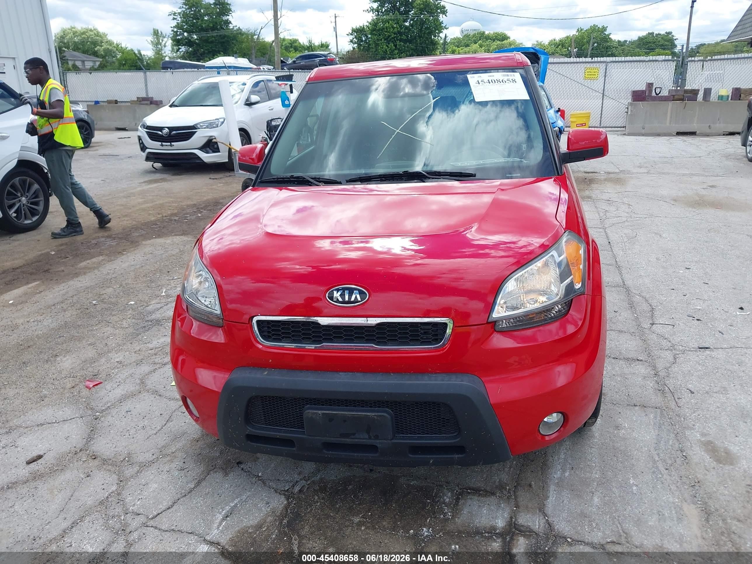 2010 Kia Soul + Red vin: KNDJT2A23A7039214