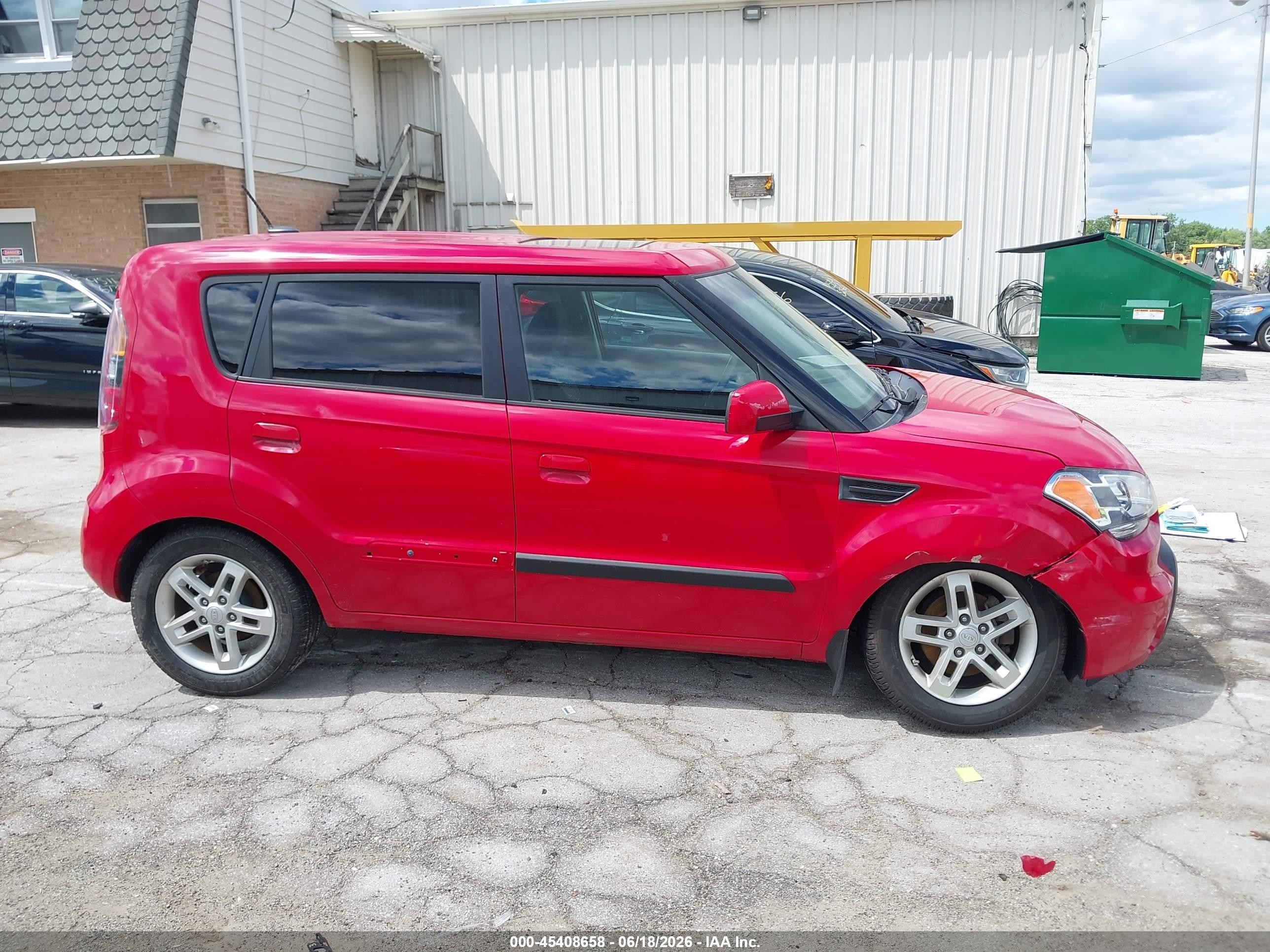 2010 Kia Soul + Red vin: KNDJT2A23A7039214