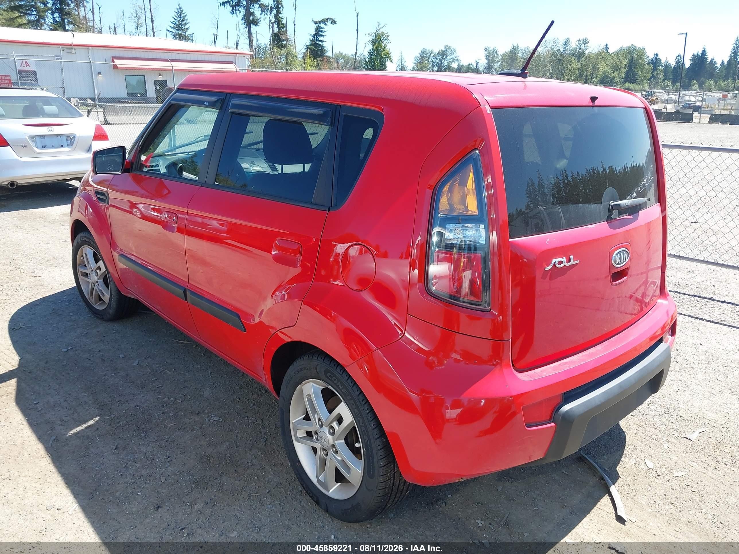 2010 Kia Soul + Red vin: KNDJT2A23A7059575