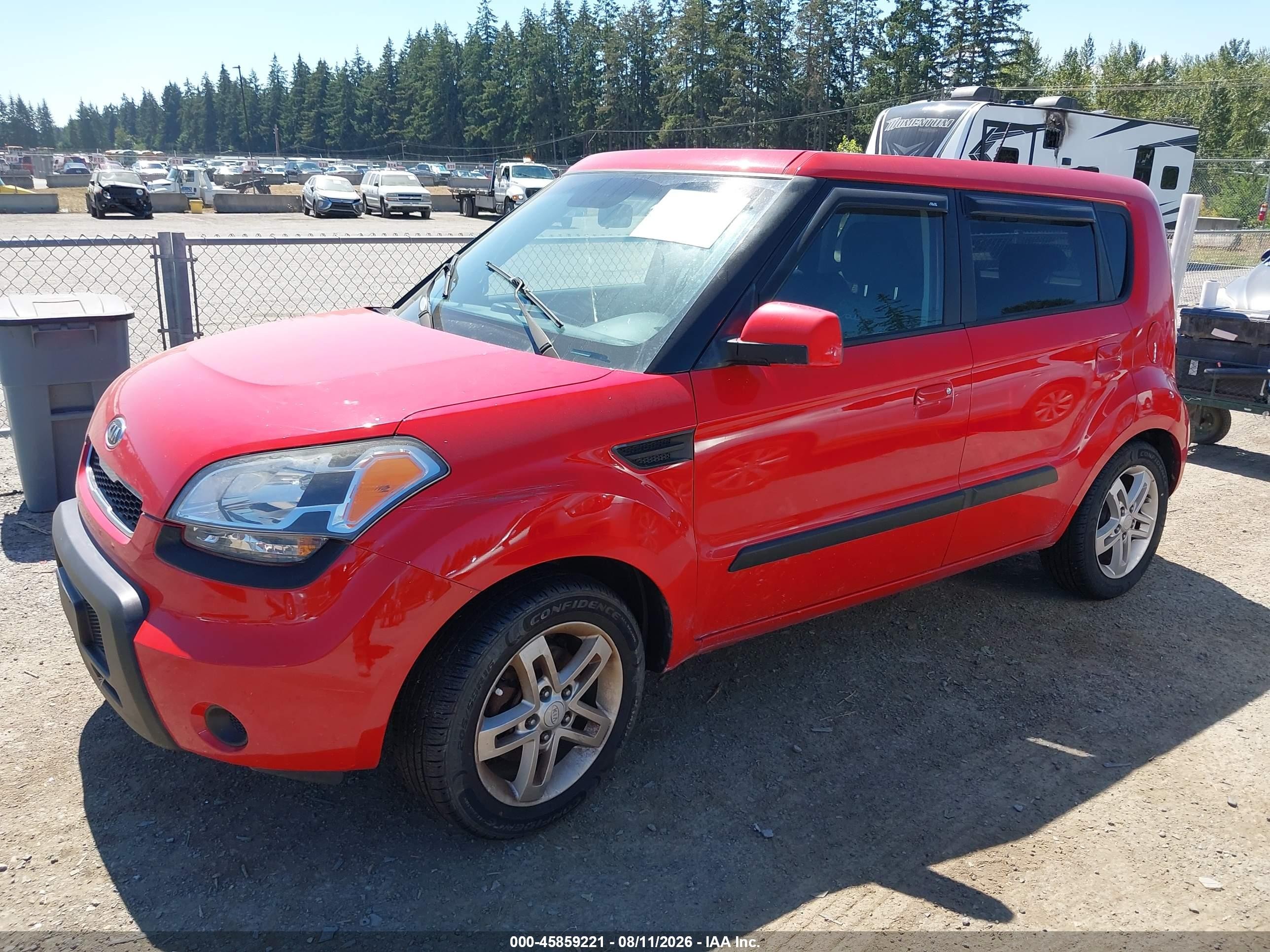 2010 Kia Soul + Red vin: KNDJT2A23A7059575
