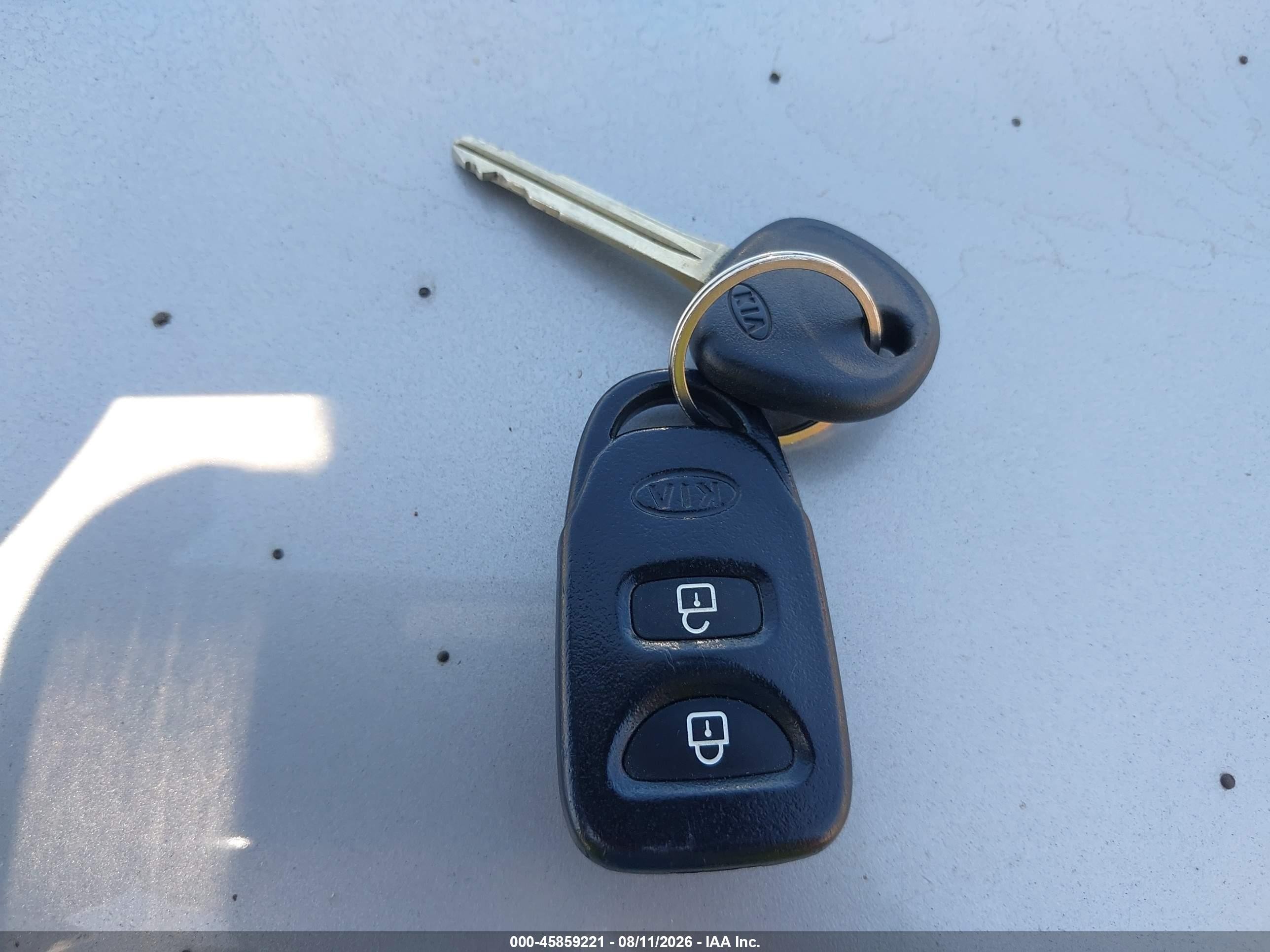 2010 Kia Soul + Red vin: KNDJT2A23A7059575
