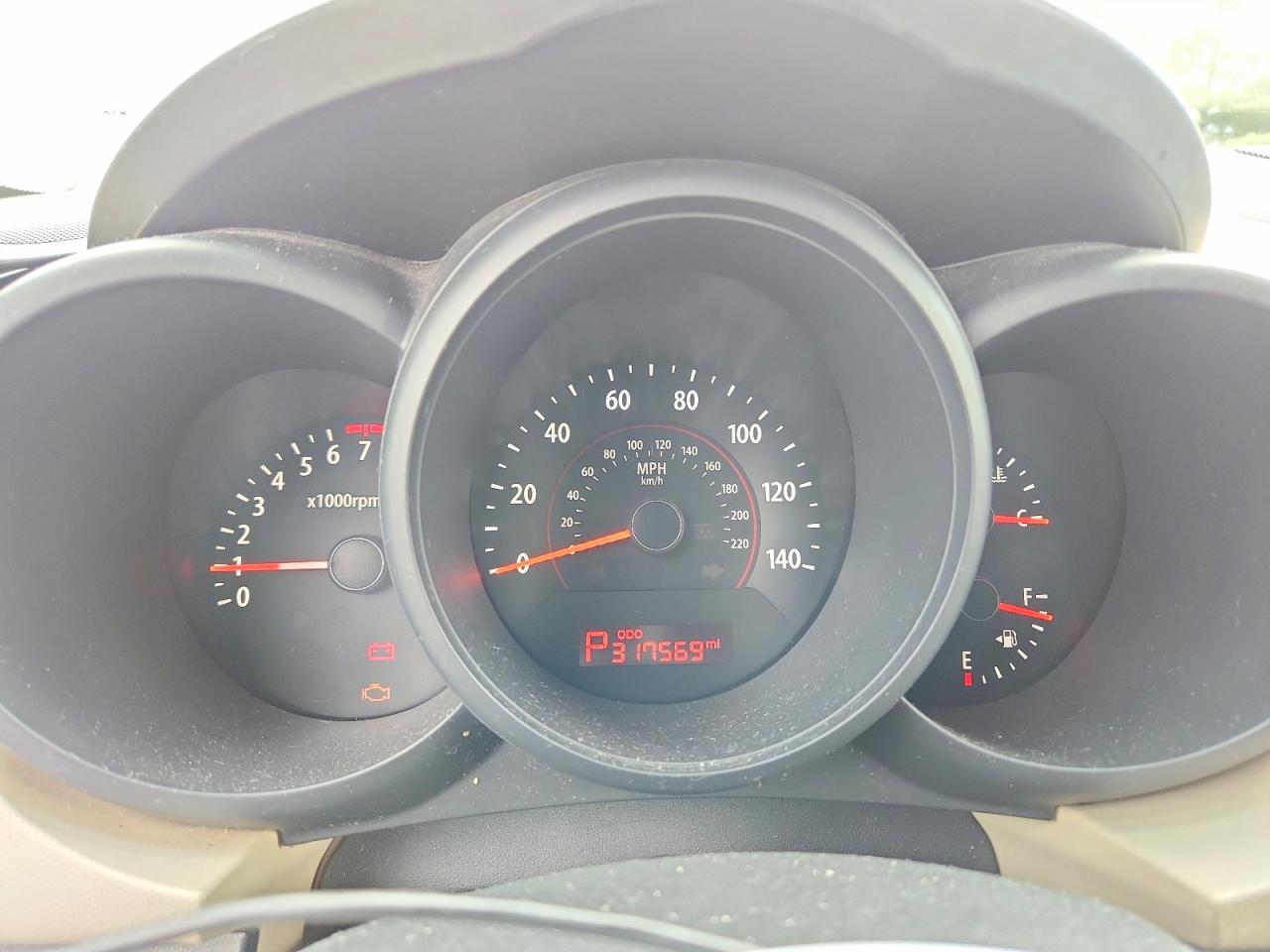 2010 Kia Soul + Green vin: KNDJT2A23A7074402