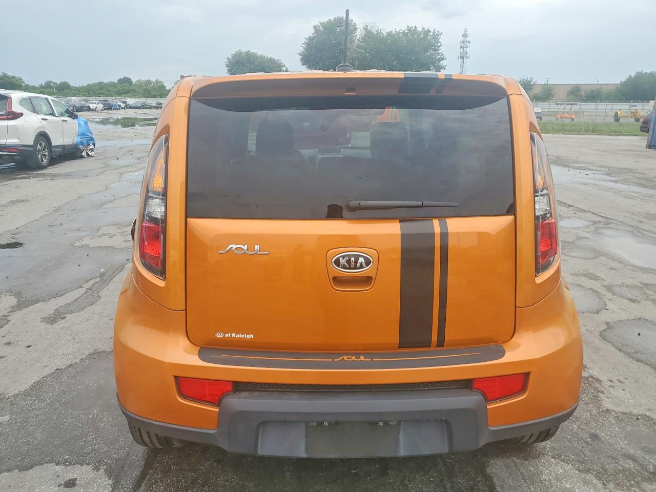2010 Kia Soul + Orange vin: KNDJT2A23A7112419