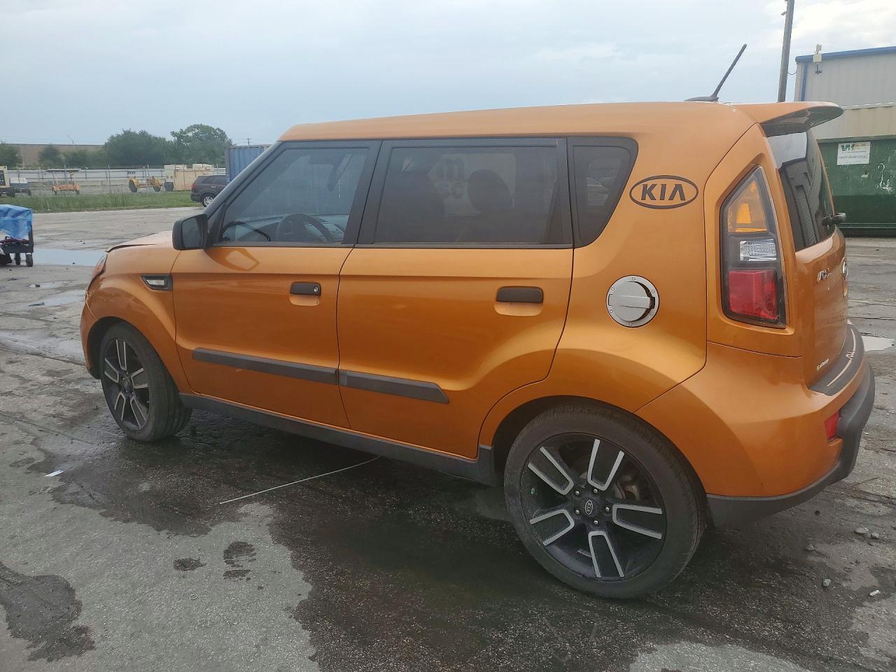 2010 Kia Soul + Orange vin: KNDJT2A23A7112419