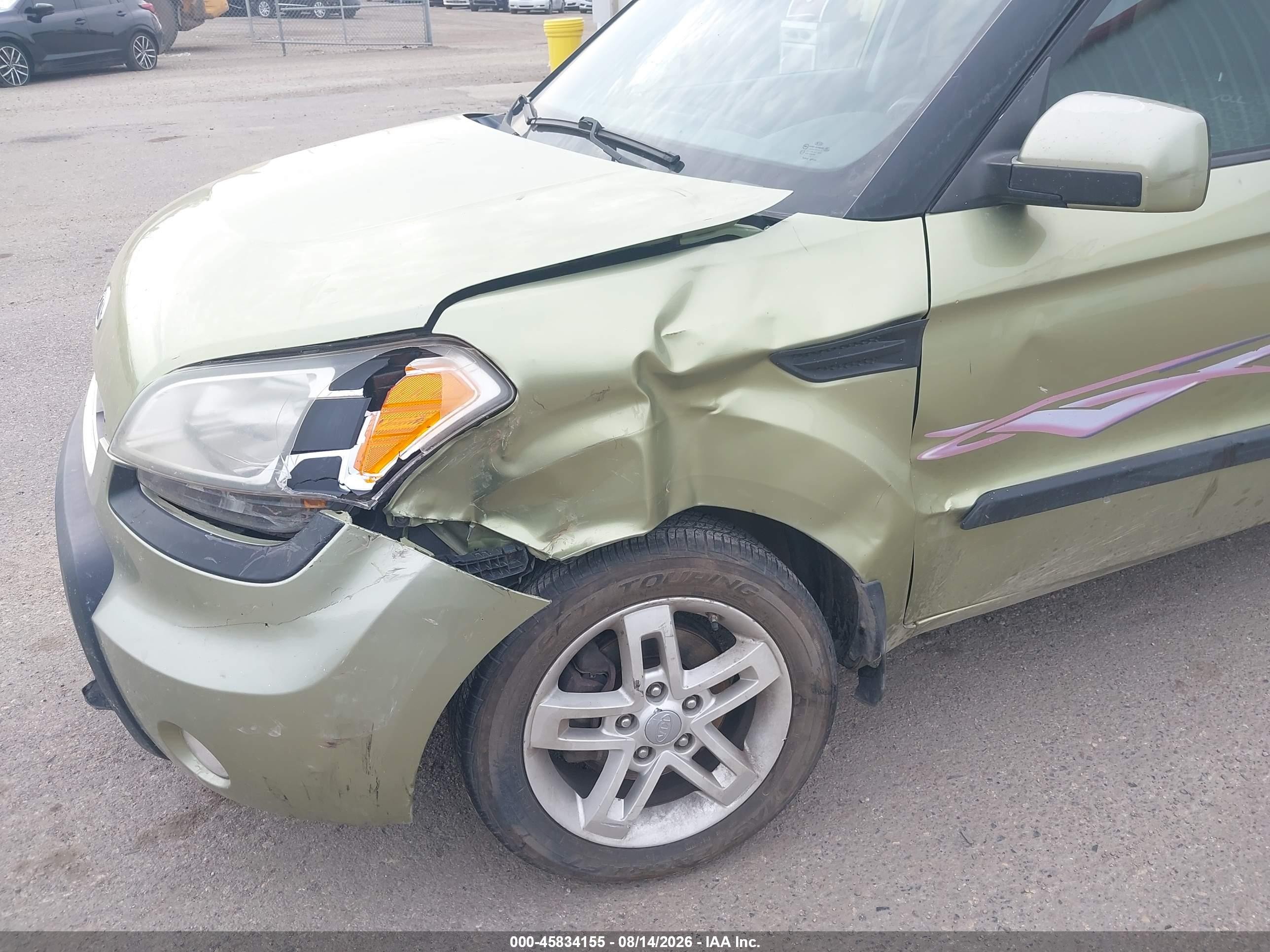 2010 Kia Soul + Green vin: KNDJT2A23A7146084