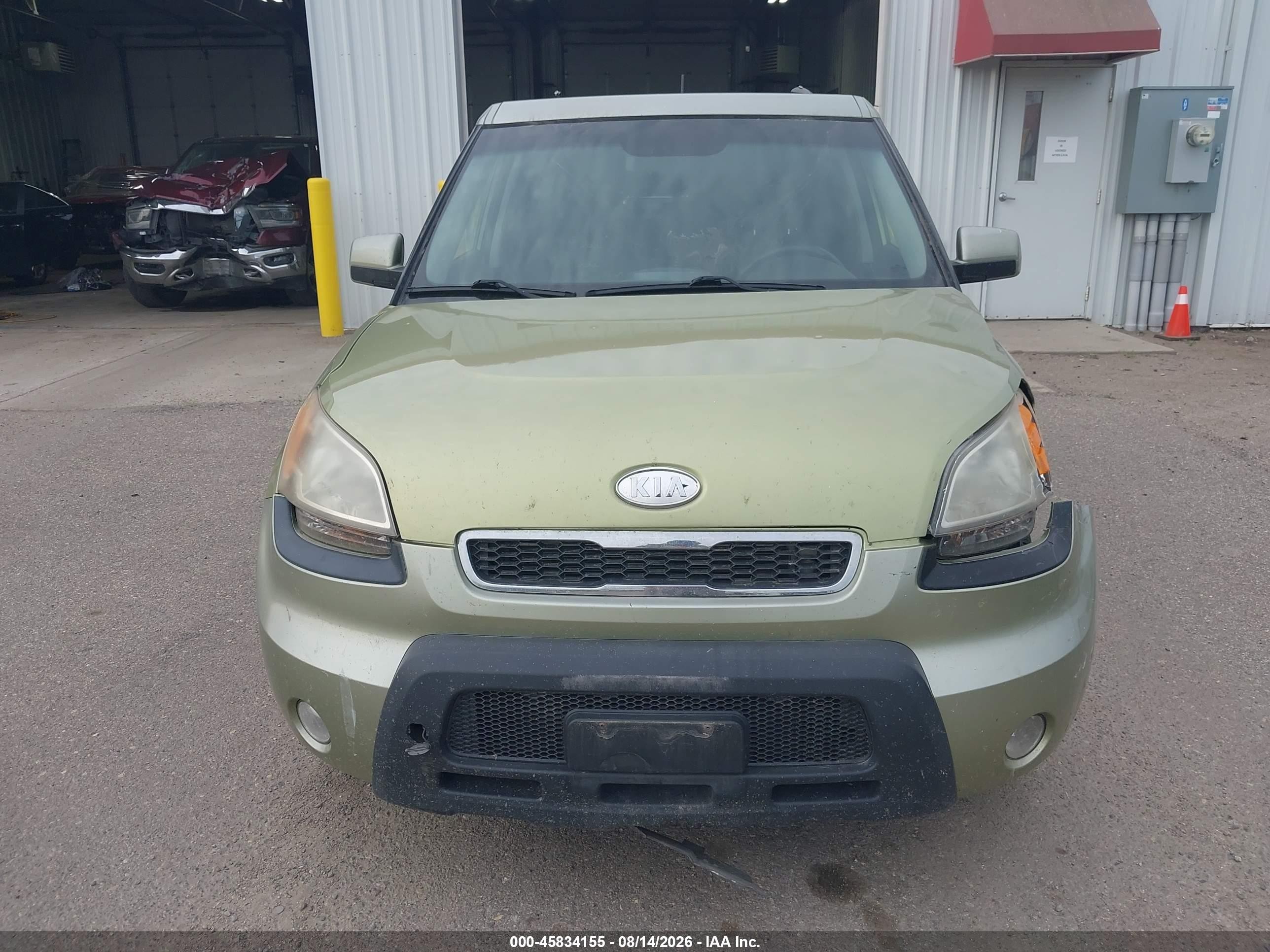 2010 Kia Soul + Green vin: KNDJT2A23A7146084