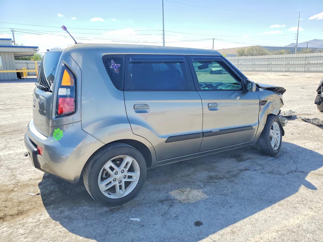2010 Kia Soul + Gray vin: KNDJT2A23A7163175