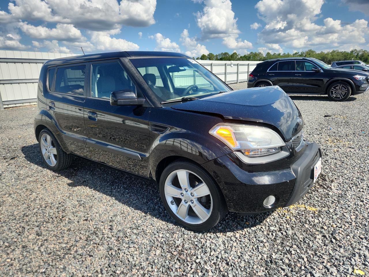 2010 Kia Soul + Black vin: KNDJT2A23A7183068