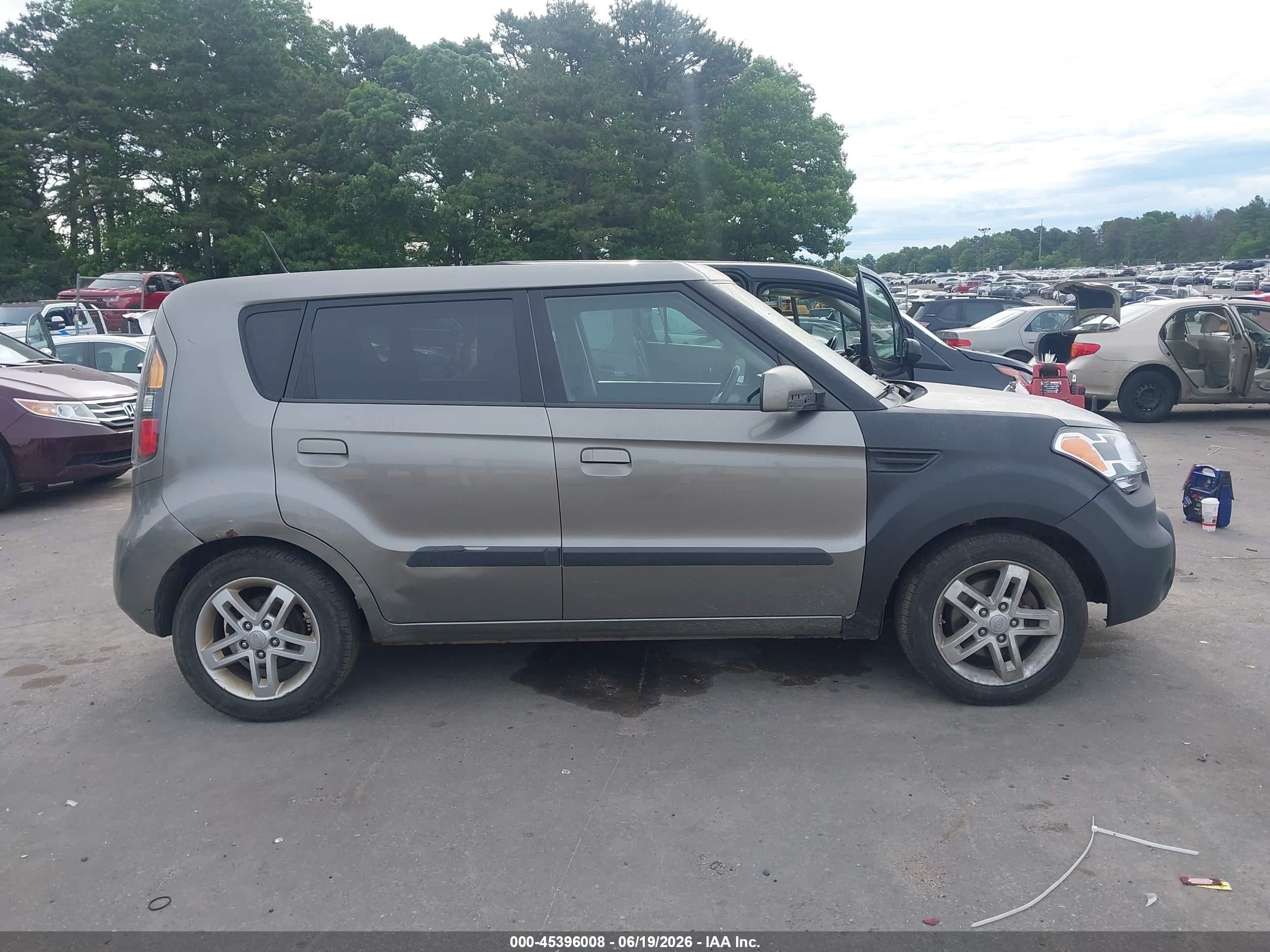 2010 Kia Soul + Green vin: KNDJT2A23A7190361