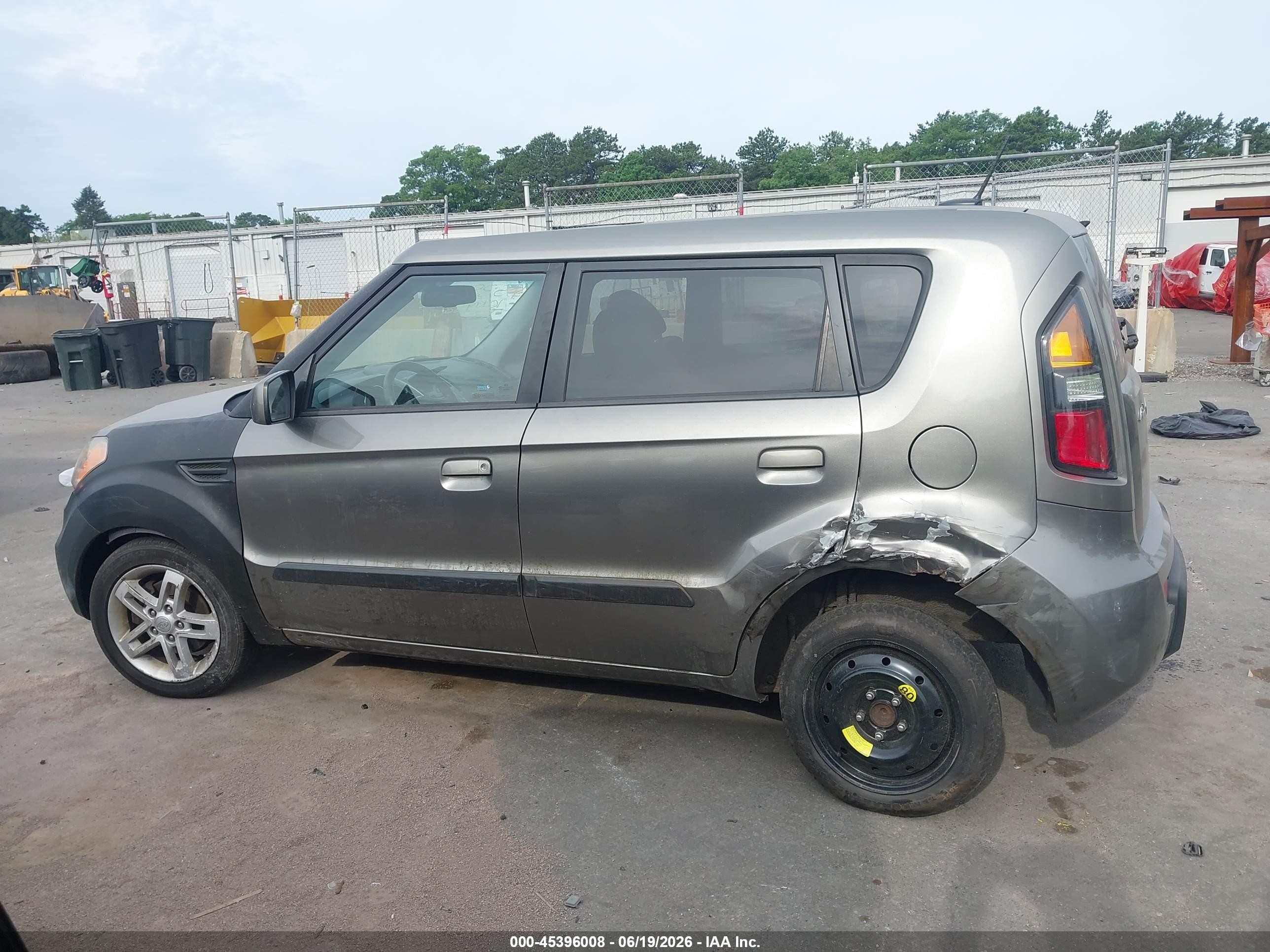 2010 Kia Soul + Green vin: KNDJT2A23A7190361