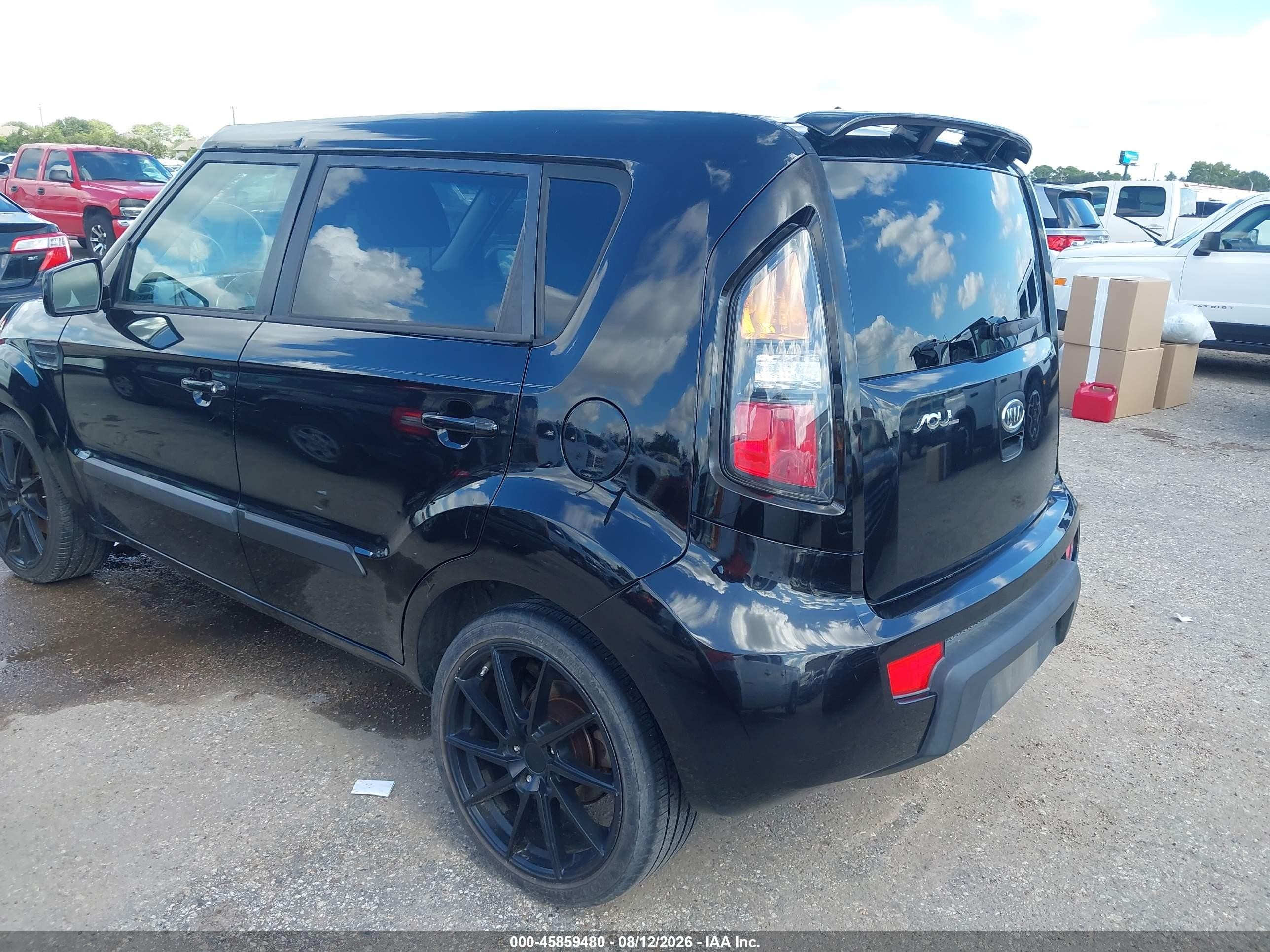 2011 Kia Soul ! Black vin: KNDJT2A23B7203014
