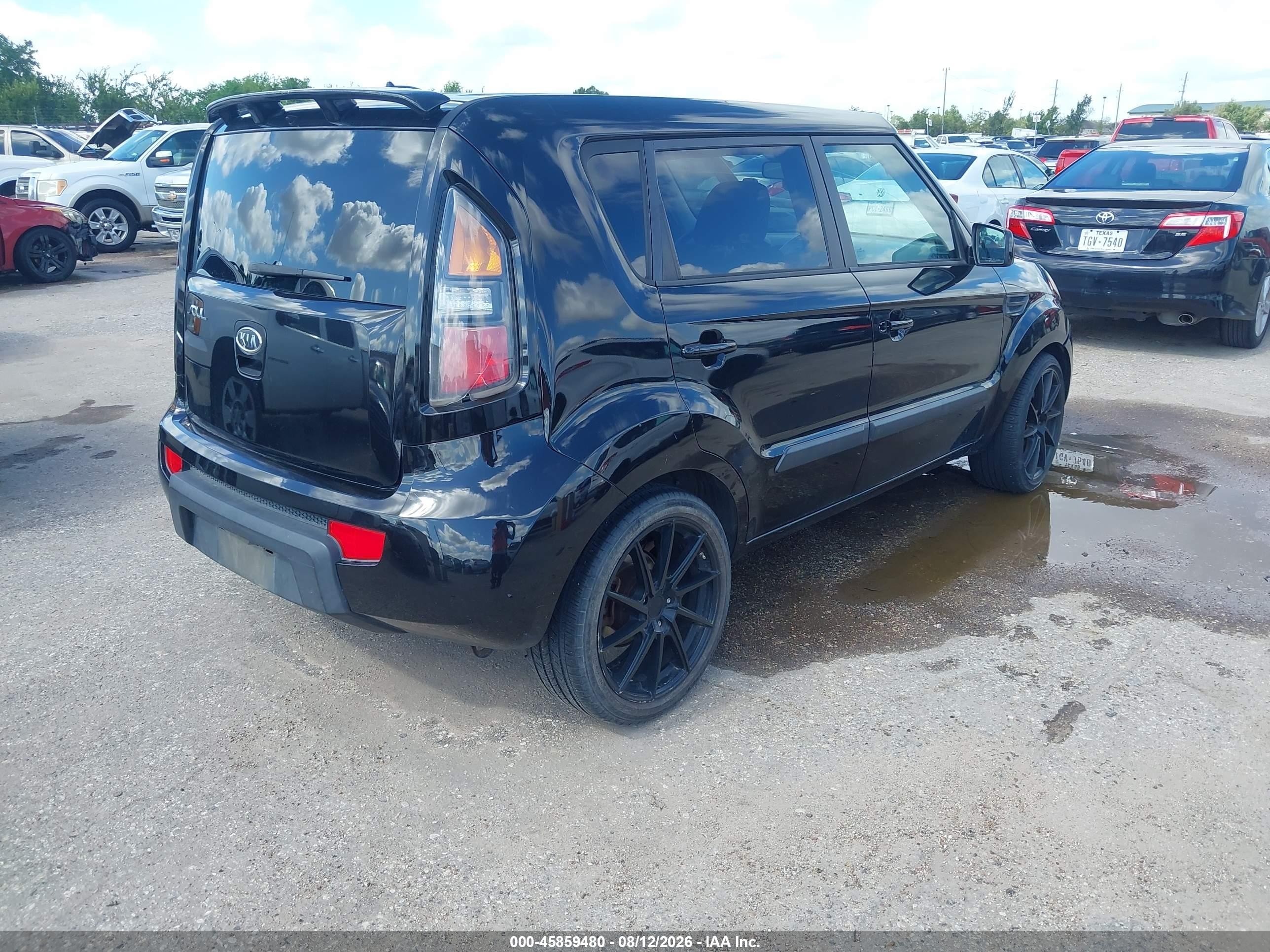 2011 Kia Soul ! Black vin: KNDJT2A23B7203014