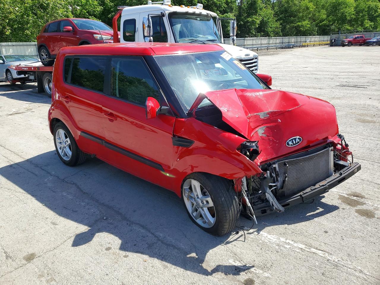 2011 Kia Soul + Красный vin: KNDJT2A23B7215146