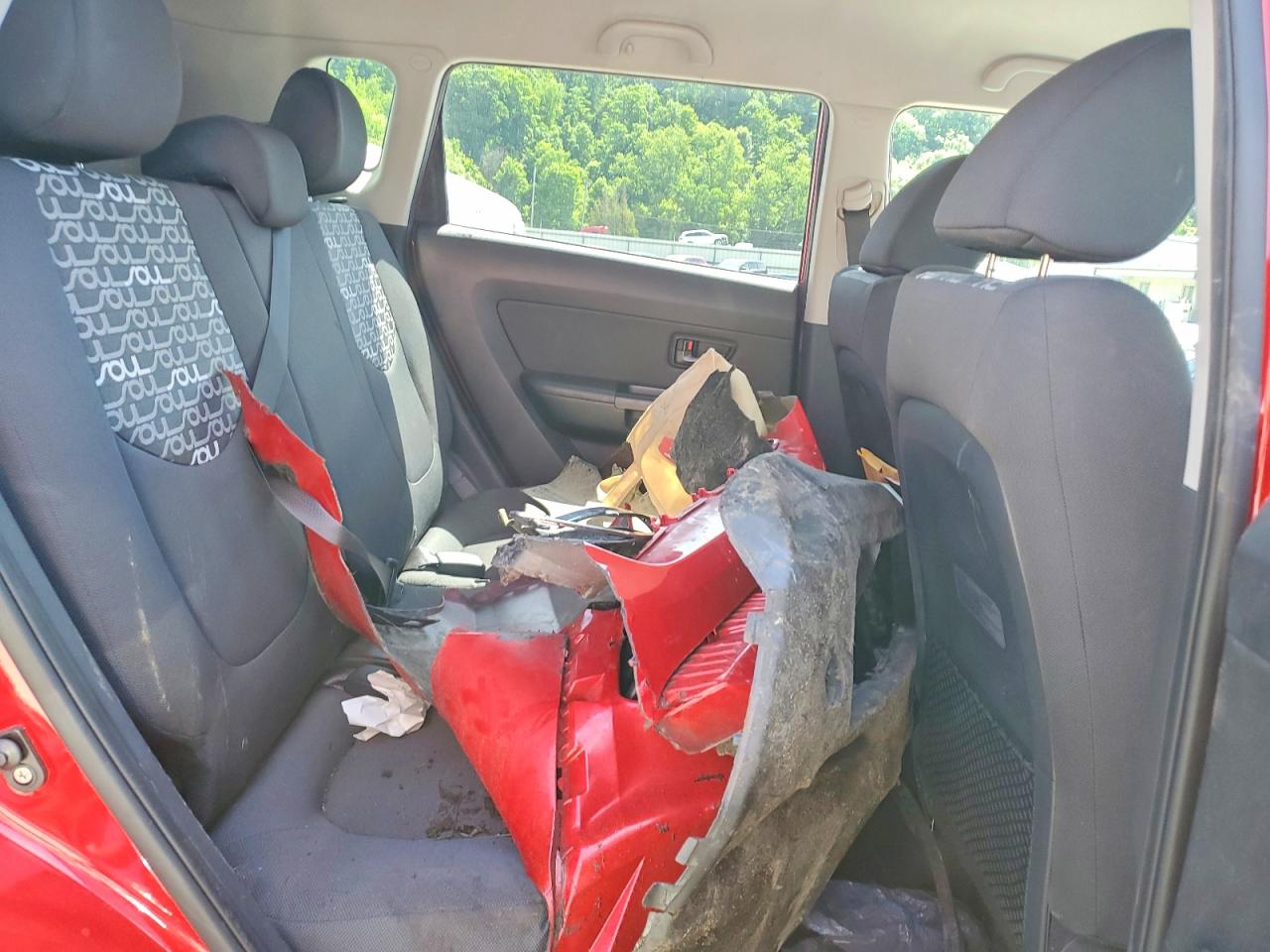 2011 Kia Soul + Красный vin: KNDJT2A23B7215146