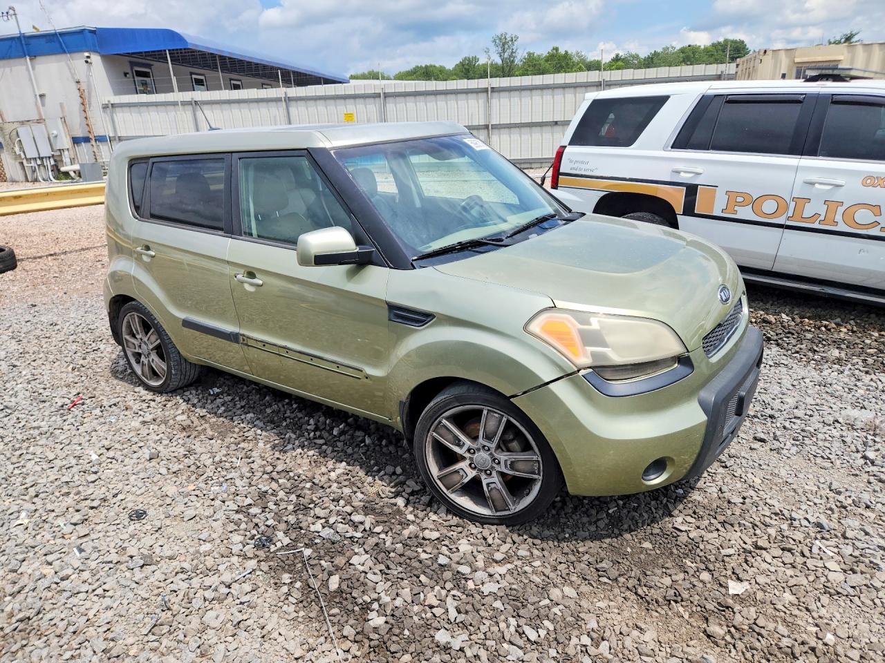 2011 Kia Soul ! Green vin: KNDJT2A23B7217446
