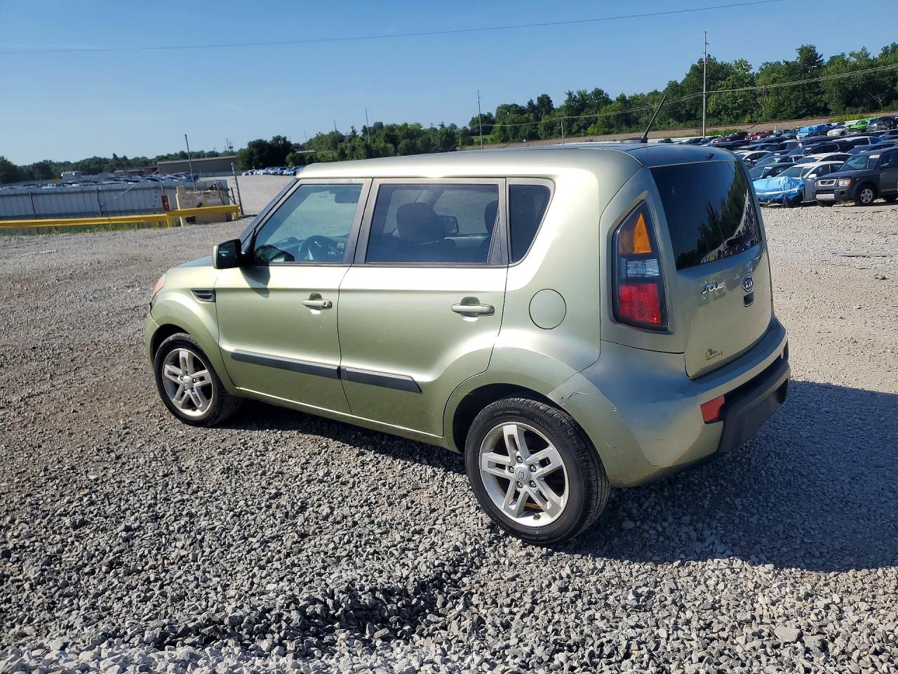 2011 Kia Soul + Green vin: KNDJT2A23B7260491