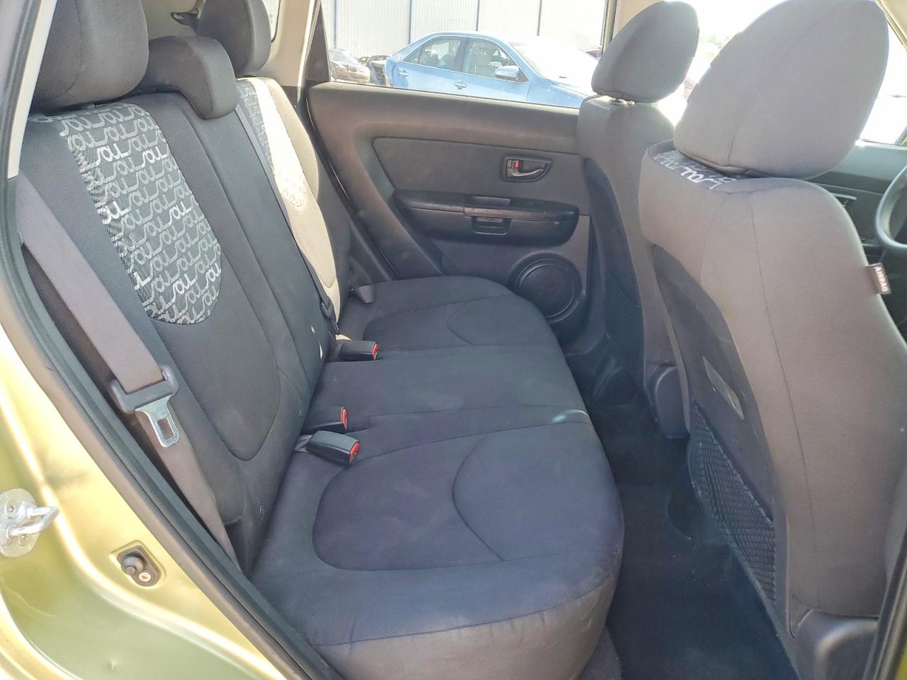 2011 Kia Soul + Green vin: KNDJT2A23B7260491