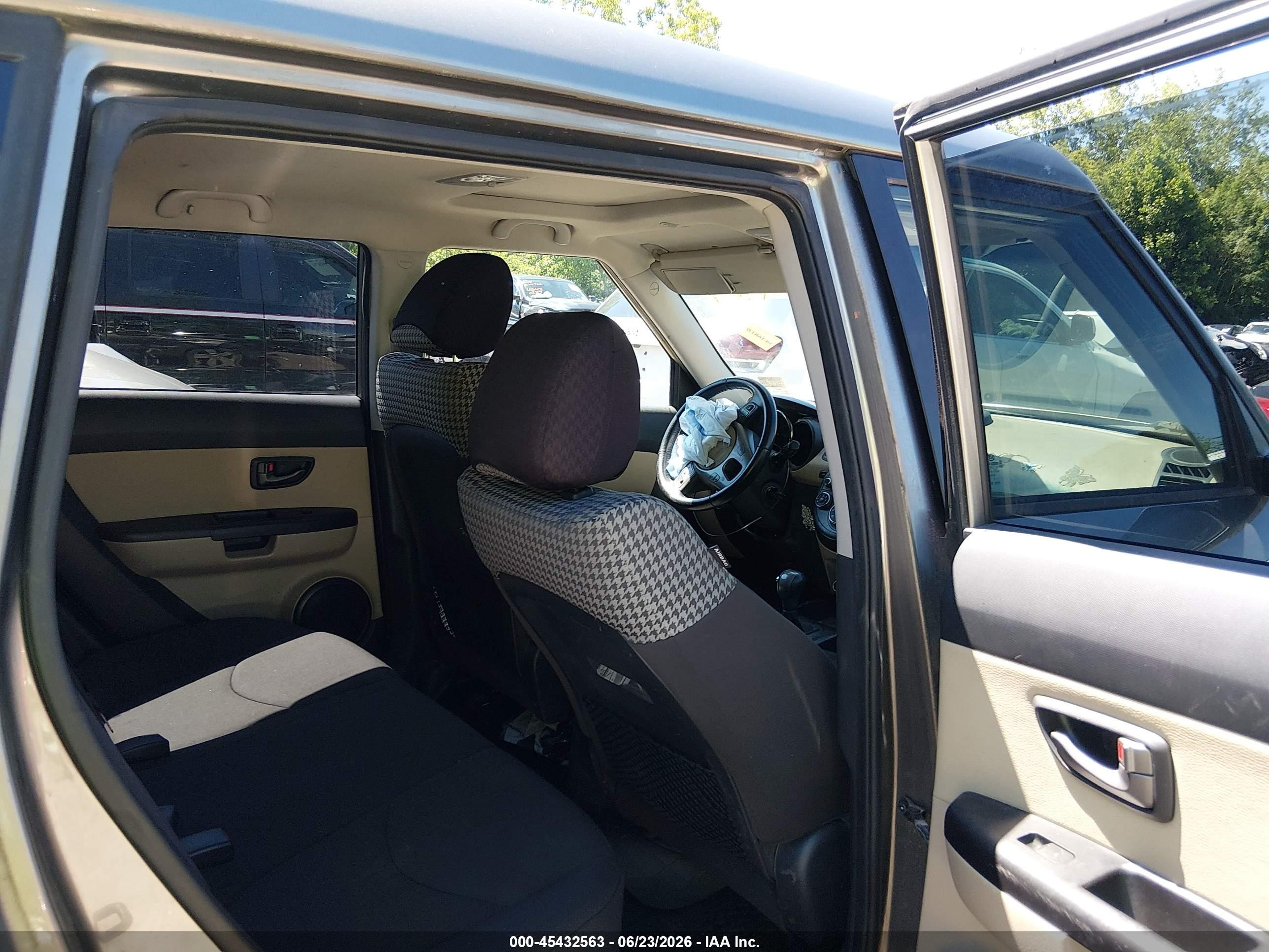 2011 Kia Soul ! Серый vin: KNDJT2A23B7281552