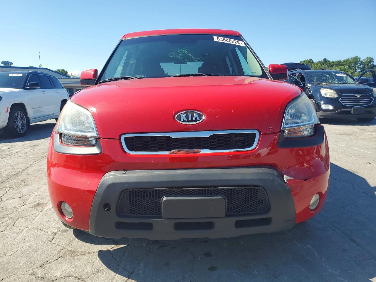 2011 Kia Soul + Red vin: KNDJT2A23B7292065
