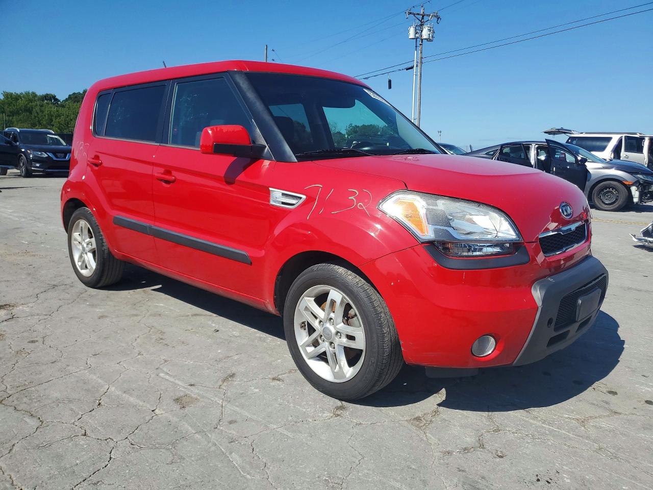 2011 Kia Soul + Red vin: KNDJT2A23B7292065