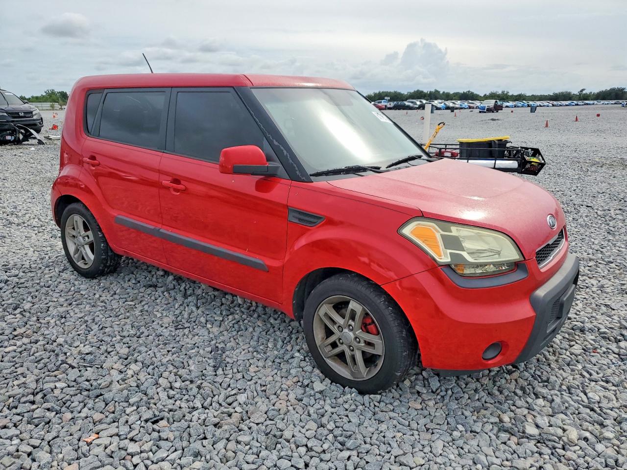 2011 Kia Soul + Красный vin: KNDJT2A23B7304005