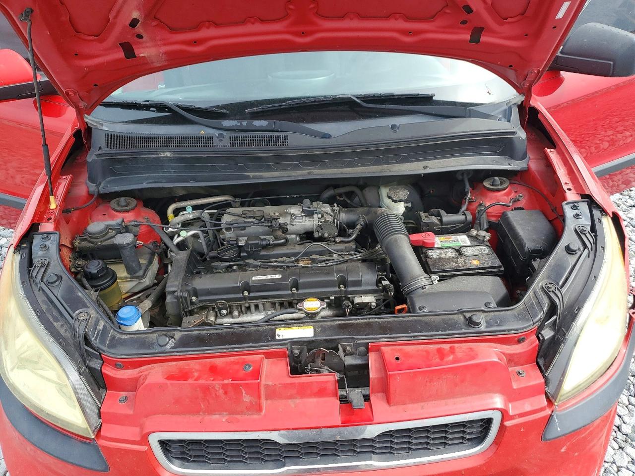 2011 Kia Soul + Красный vin: KNDJT2A23B7304005