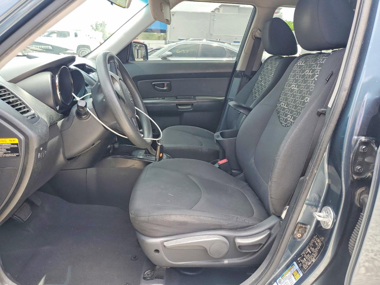 2011 Kia Soul + Blue vin: KNDJT2A23B7334217