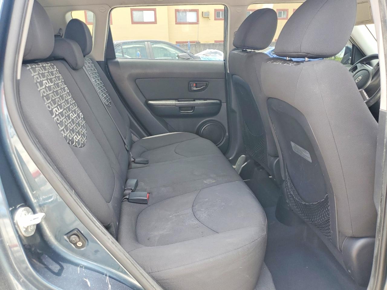 2011 Kia Soul + Blue vin: KNDJT2A23B7334217