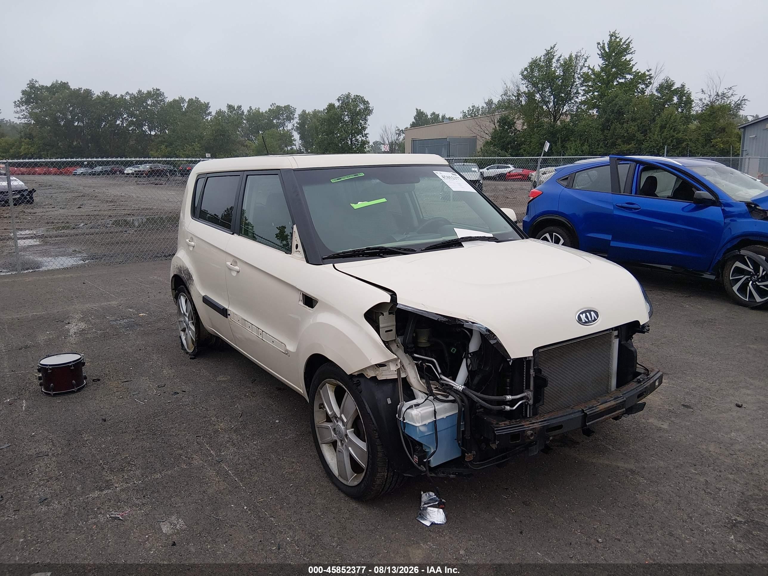 2011 Kia Soul ! Кремовый vin: KNDJT2A23B7346562