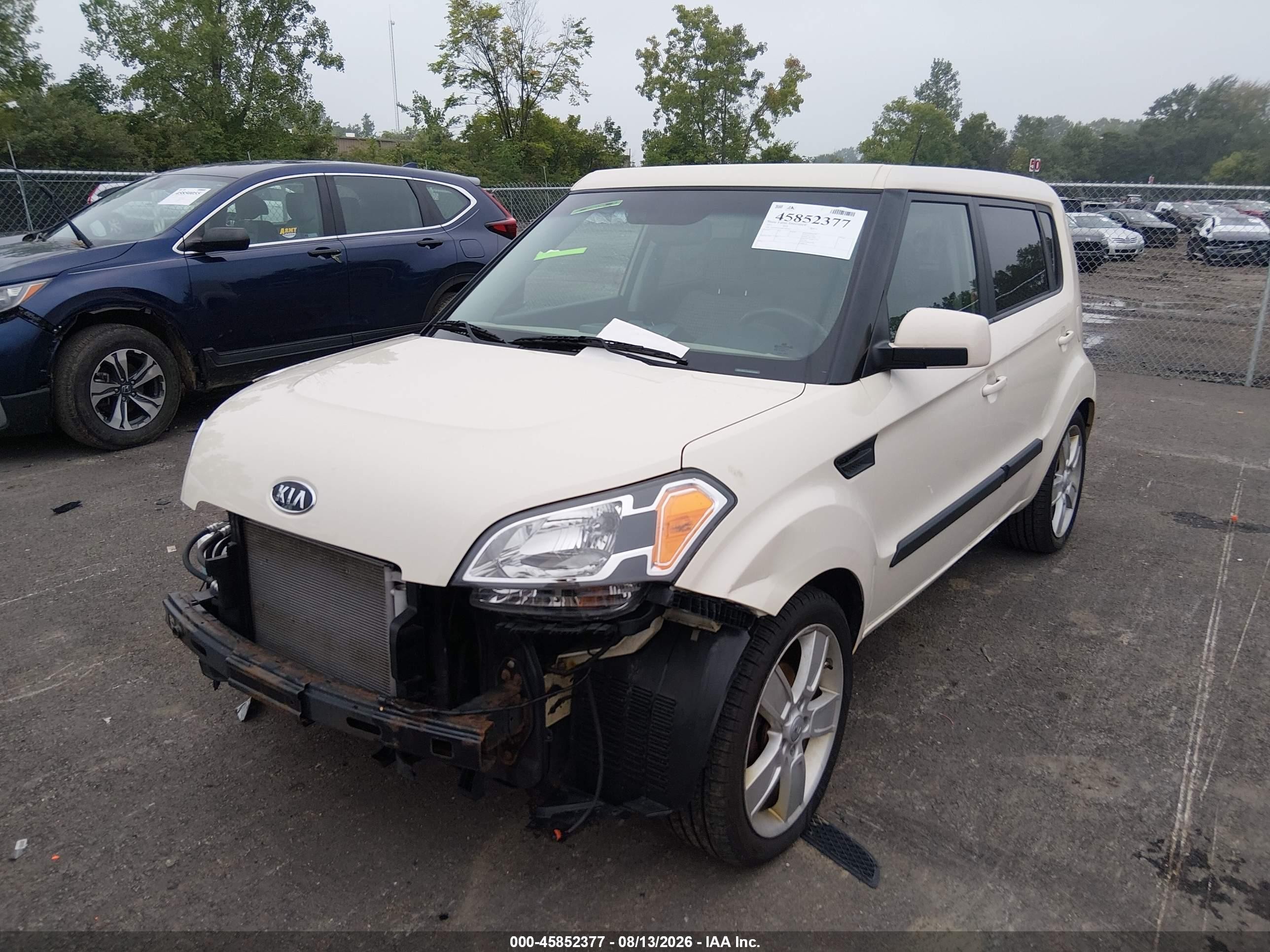 2011 Kia Soul ! Кремовый vin: KNDJT2A23B7346562