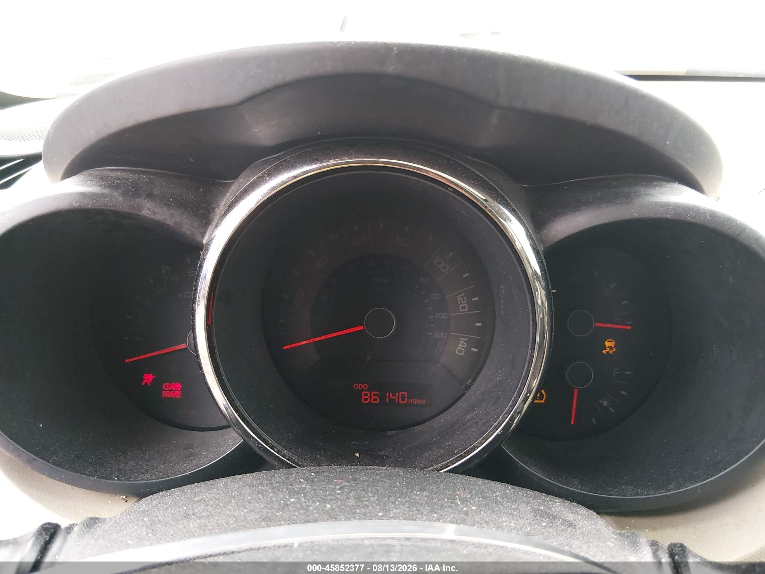 2011 Kia Soul ! Кремовый vin: KNDJT2A23B7346562