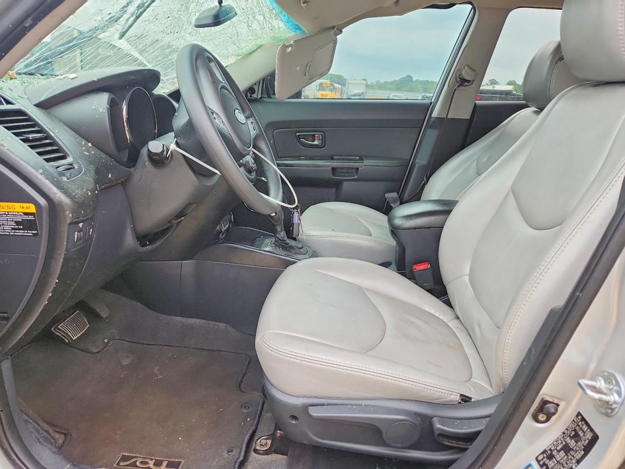 2011 Kia Soul + Silver vin: KNDJT2A23B7708096