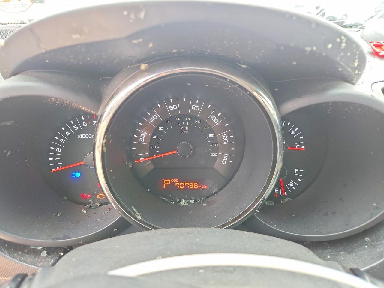 2011 Kia Soul + Silver vin: KNDJT2A23B7708096