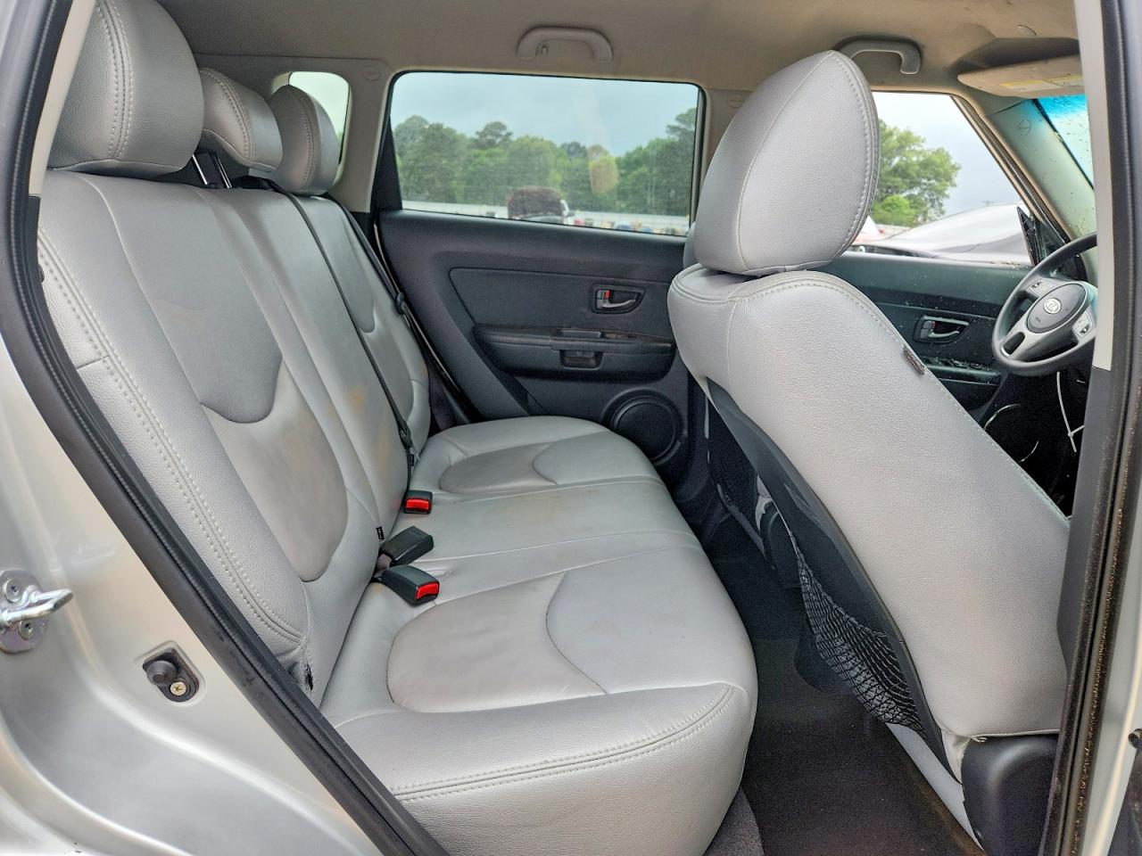 2011 Kia Soul + Silver vin: KNDJT2A23B7708096