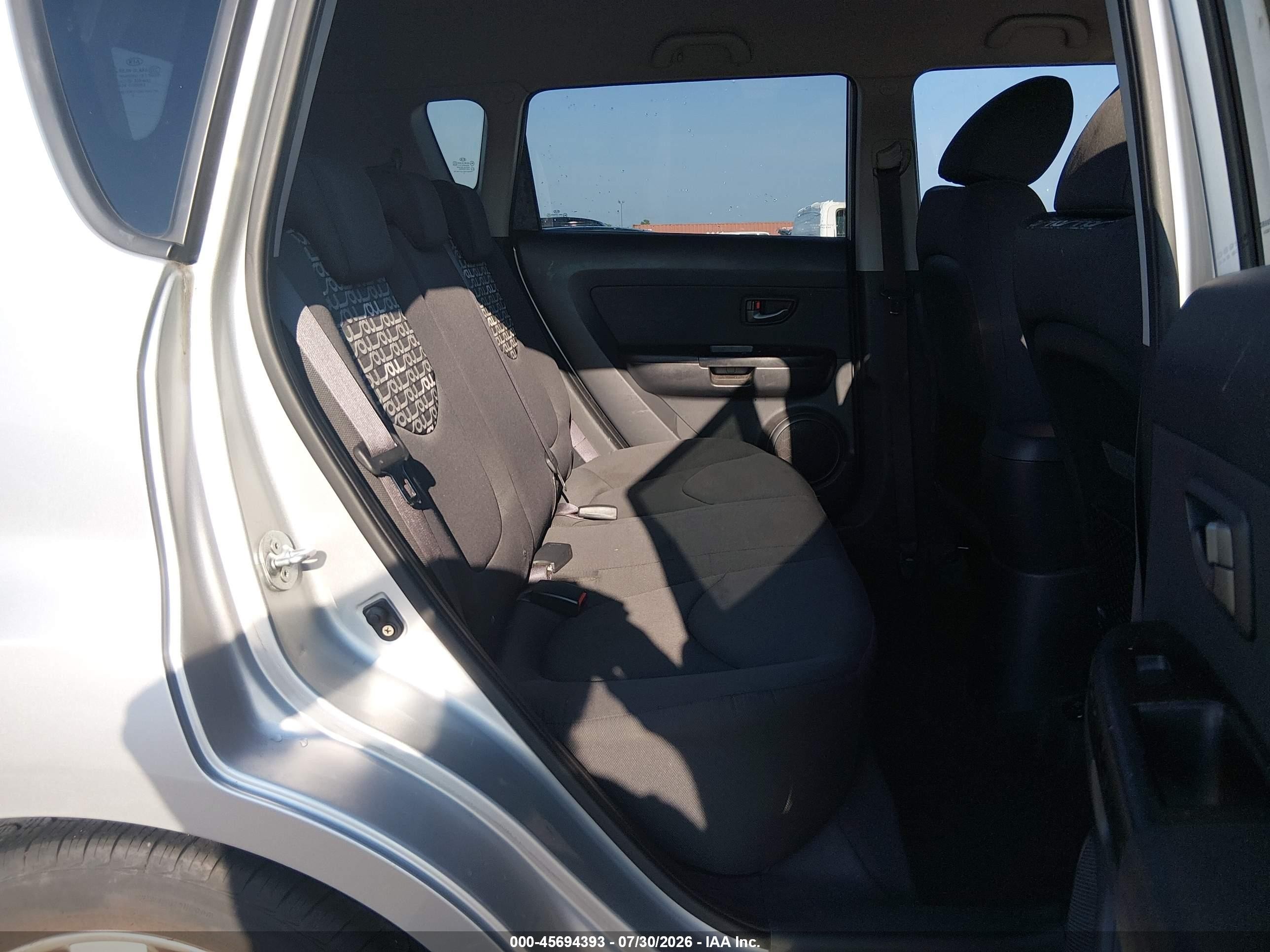 2010 Kia Soul + Silver vin: KNDJT2A24A7106628