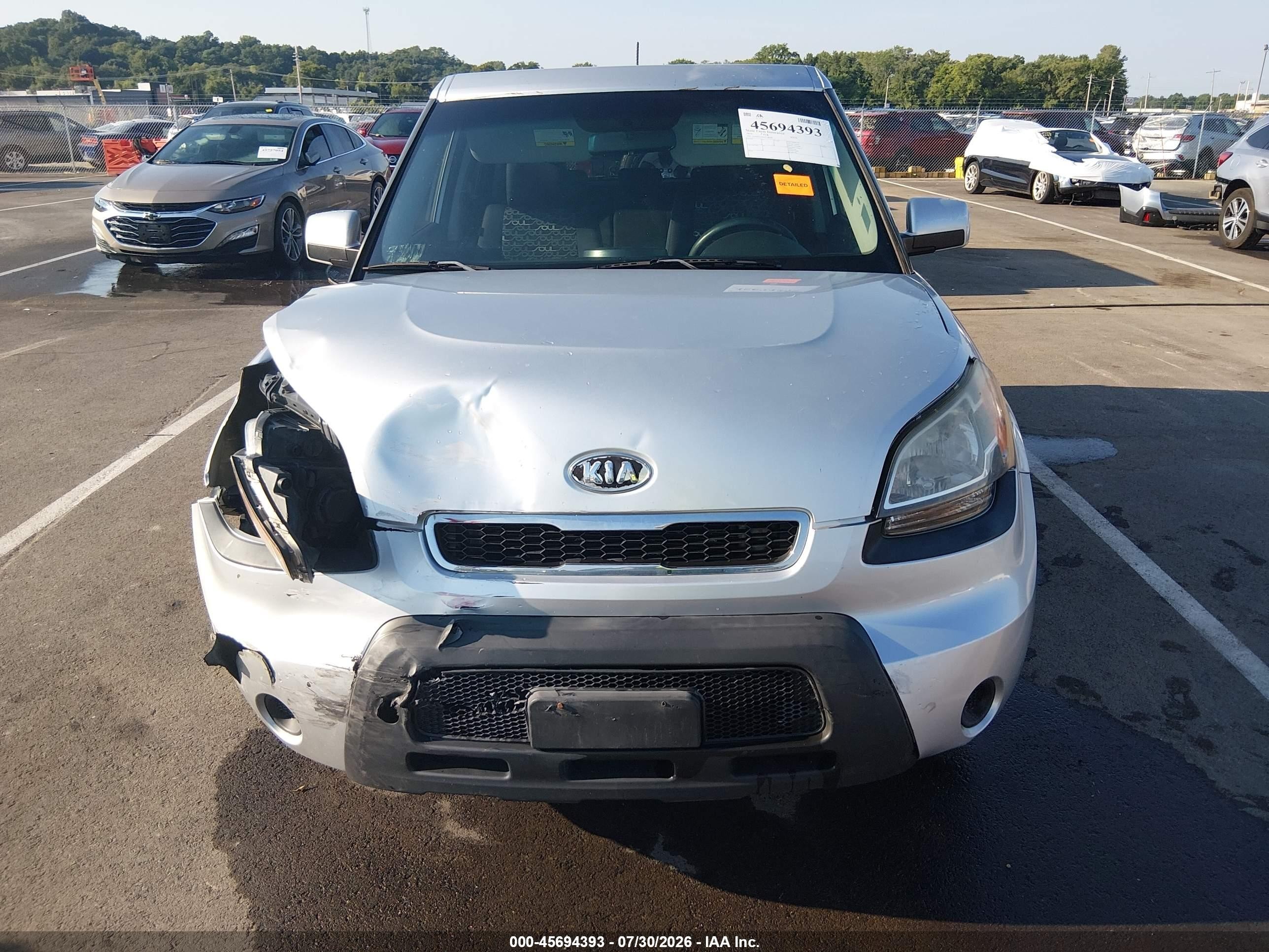 2010 Kia Soul + Silver vin: KNDJT2A24A7106628