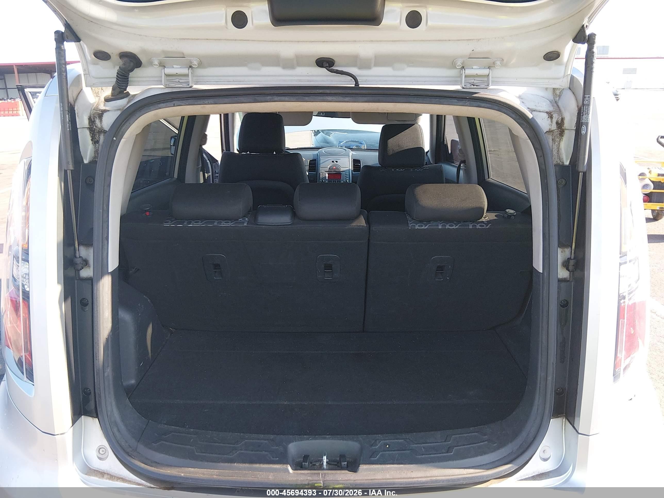2010 Kia Soul + Silver vin: KNDJT2A24A7106628