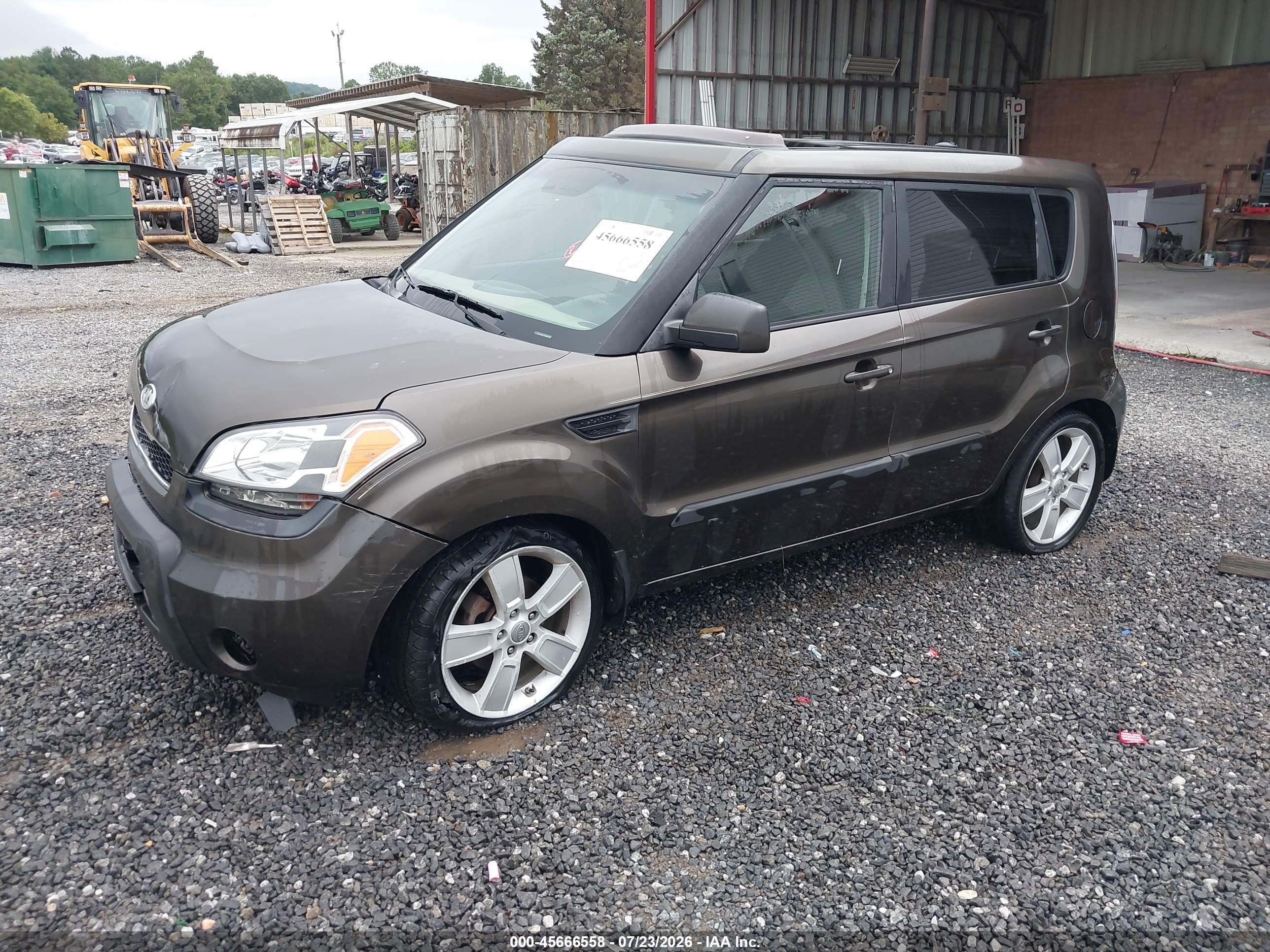 2011 Kia Soul ! Gray vin: KNDJT2A24B7214684
